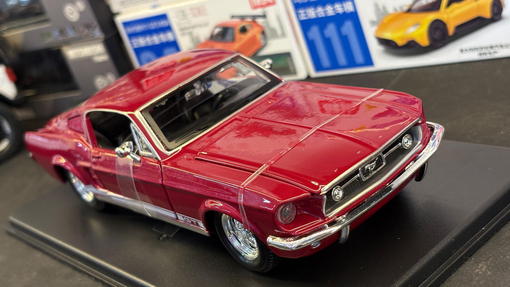 Maisto Official Licensed 1967 Ford Mustang  1:24
