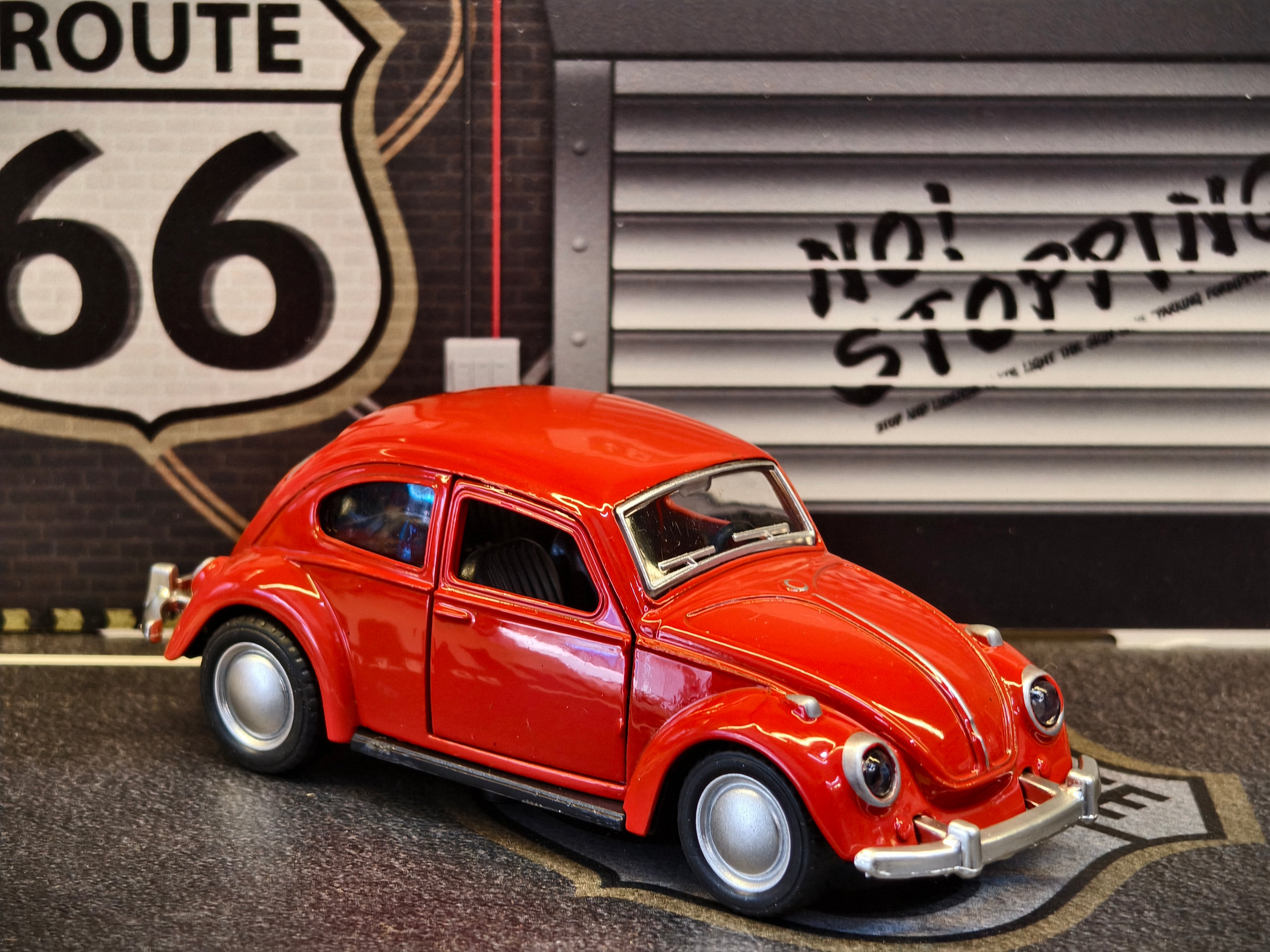 Beetle 1:36 Scale Door Openable Car