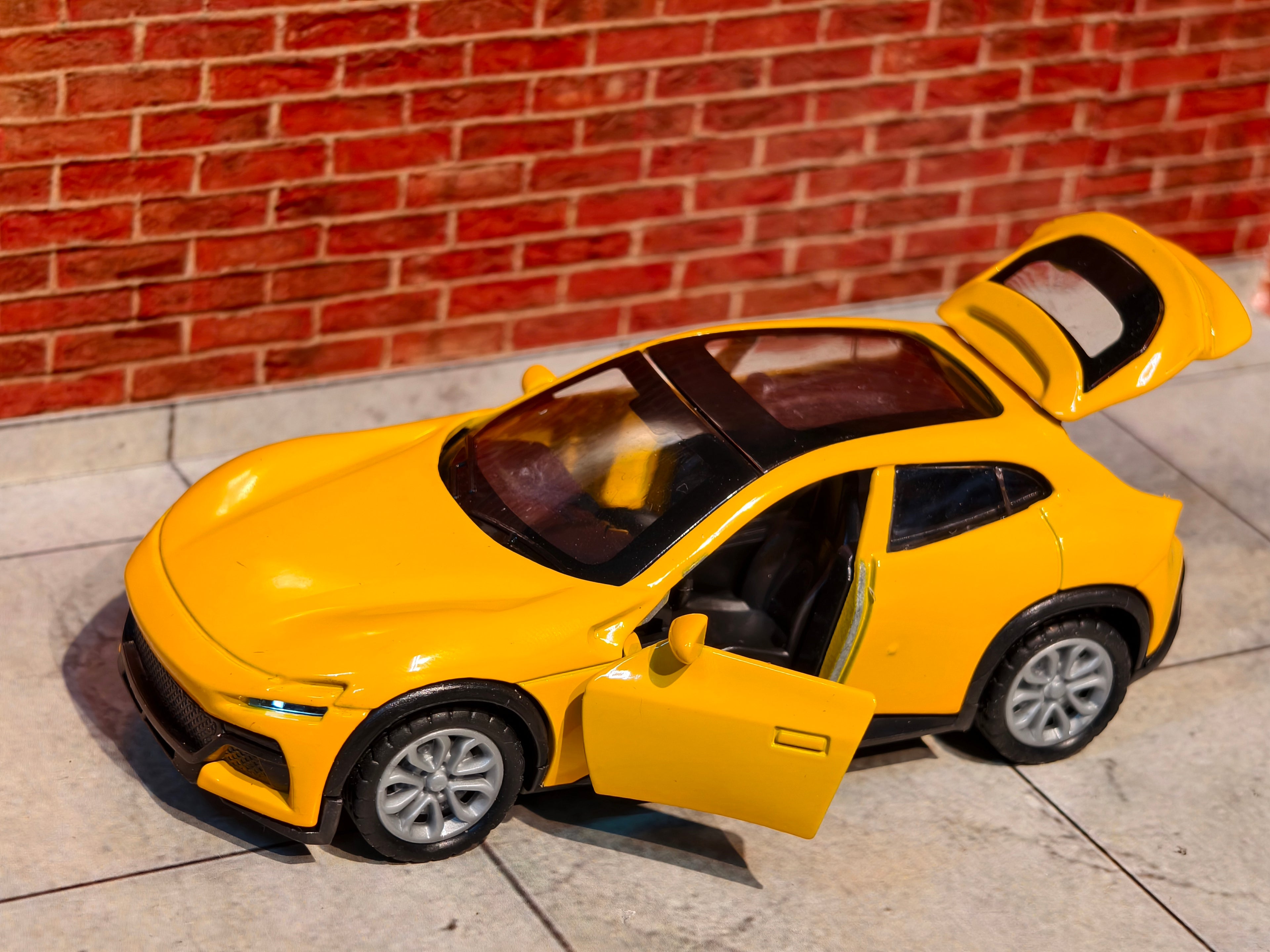 Ferrari Purosangue 1:36 Scale with light and sound