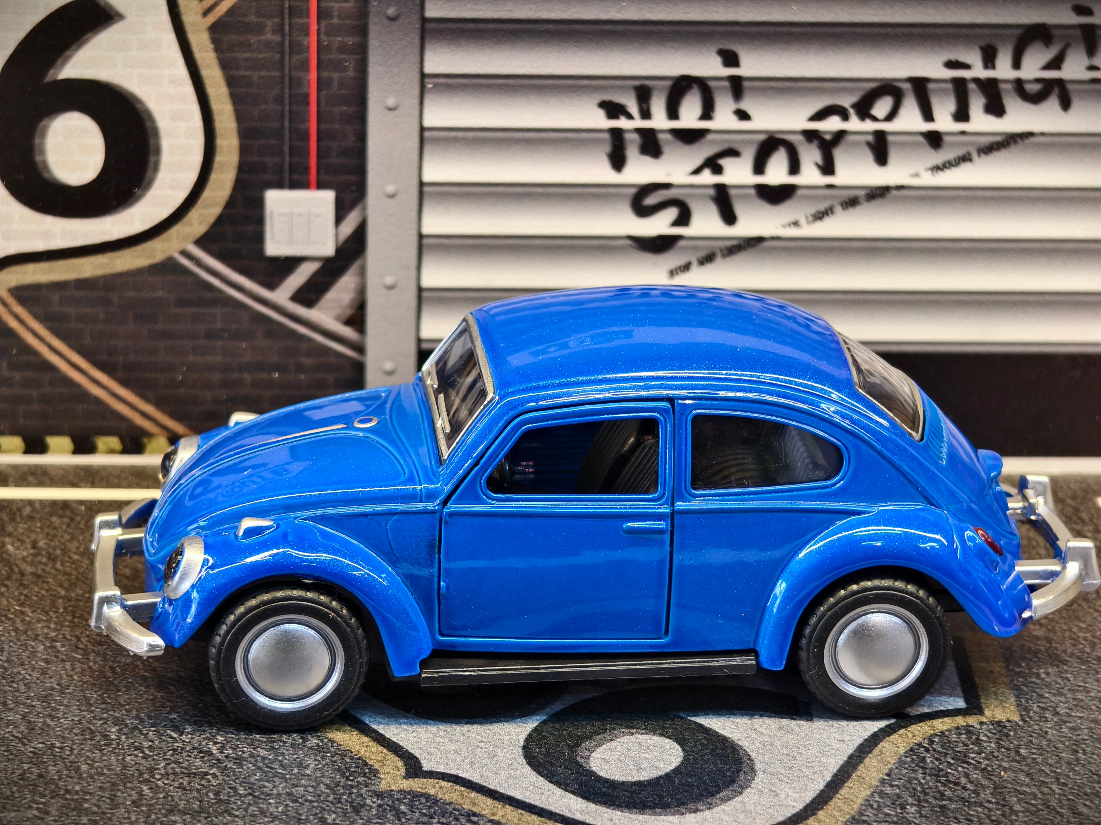 Beetle 1:36 Scale Door Openable Car