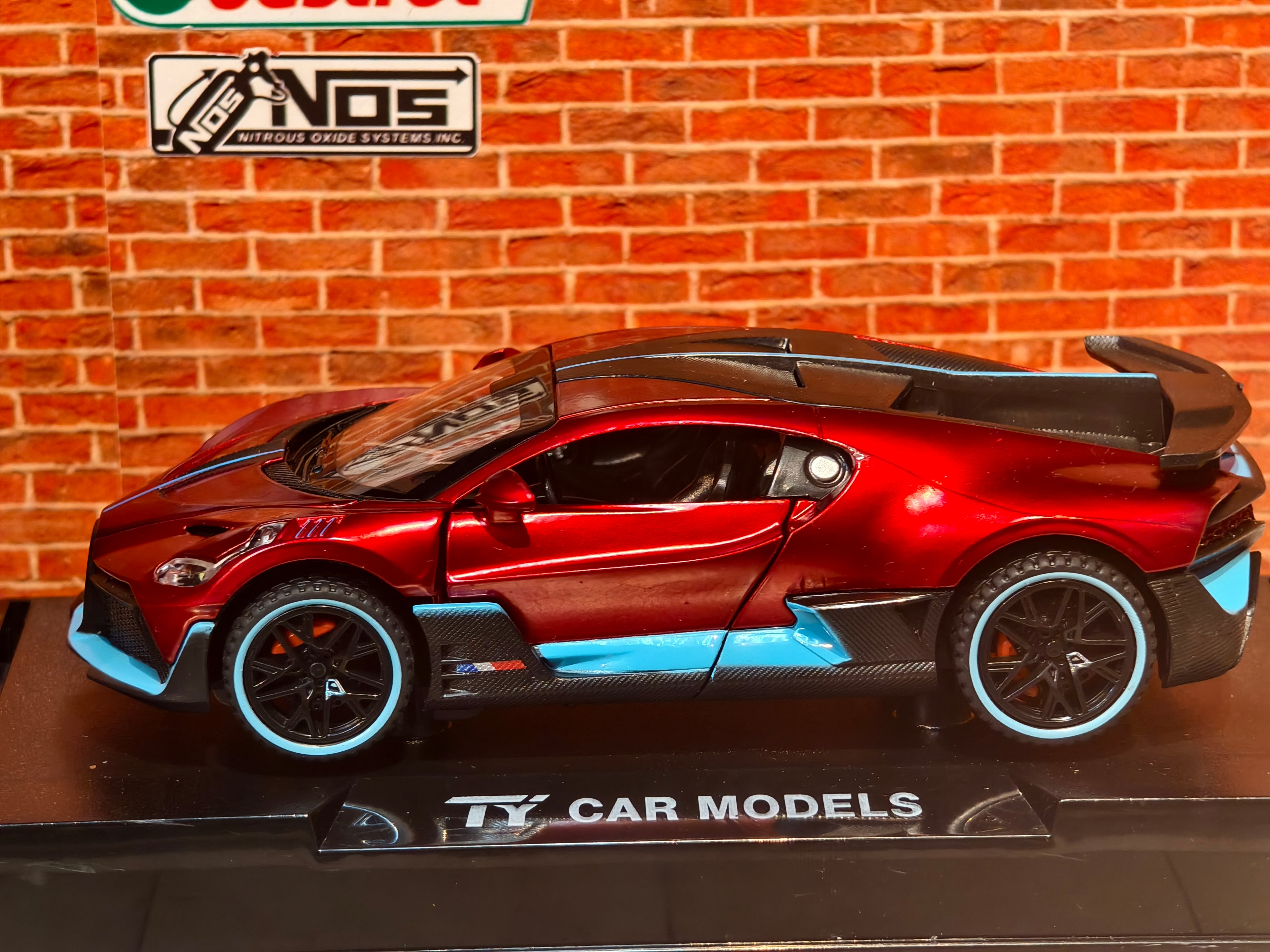 Bugatti Divo 1:32 Scale