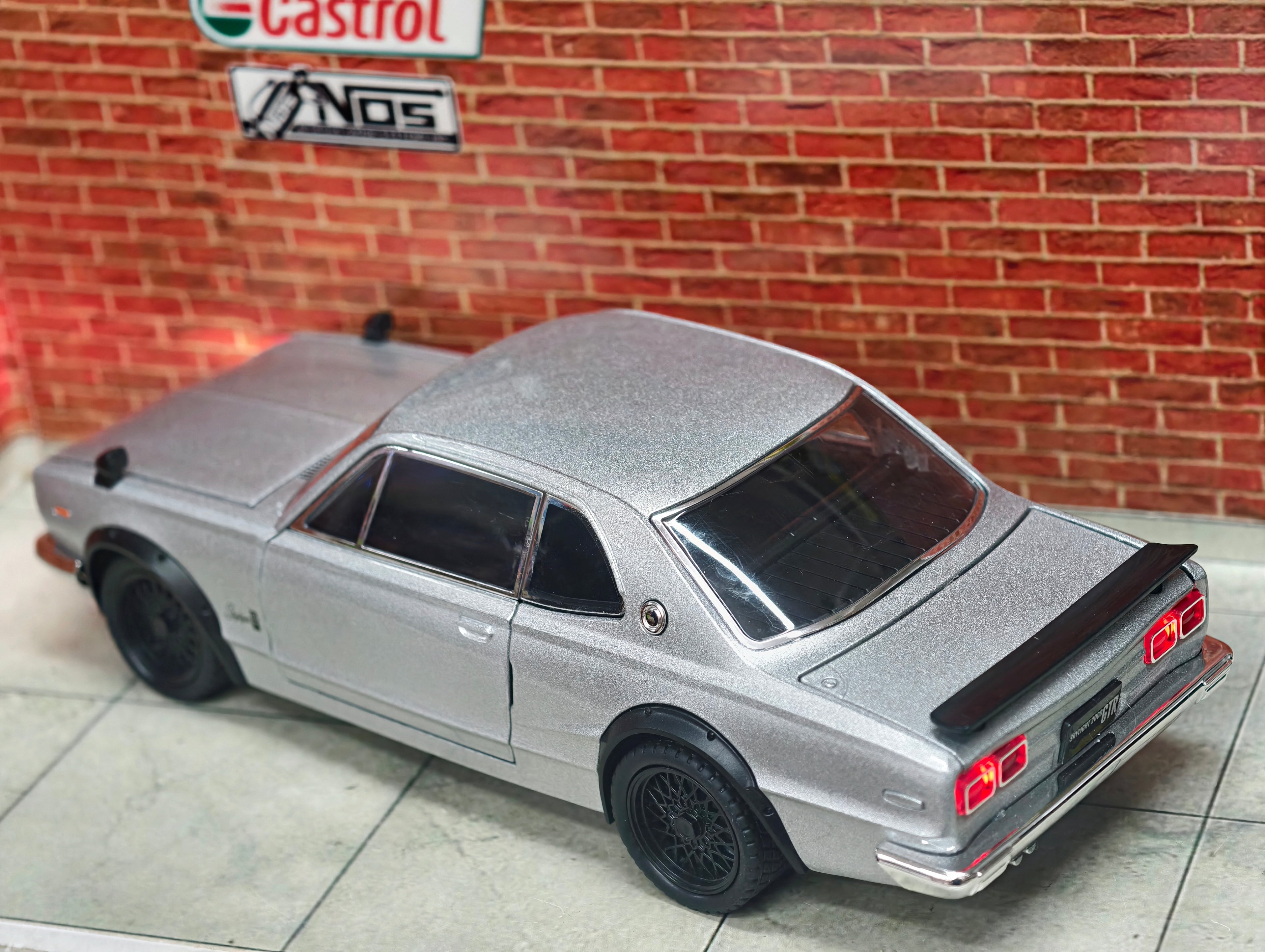 Nissan Skyline GT-R 1969 Model 1:22 Scale Premium Detailing