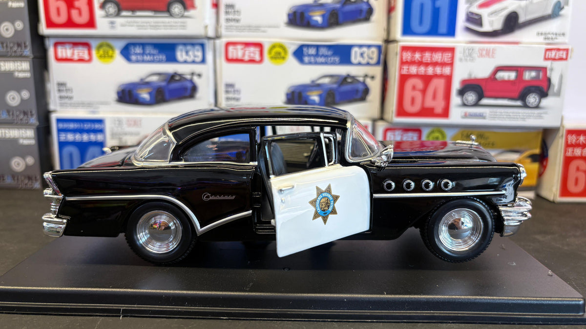Maisto Official Licensed 1955 Buick Century 1:26 Scale in Acrylic Box