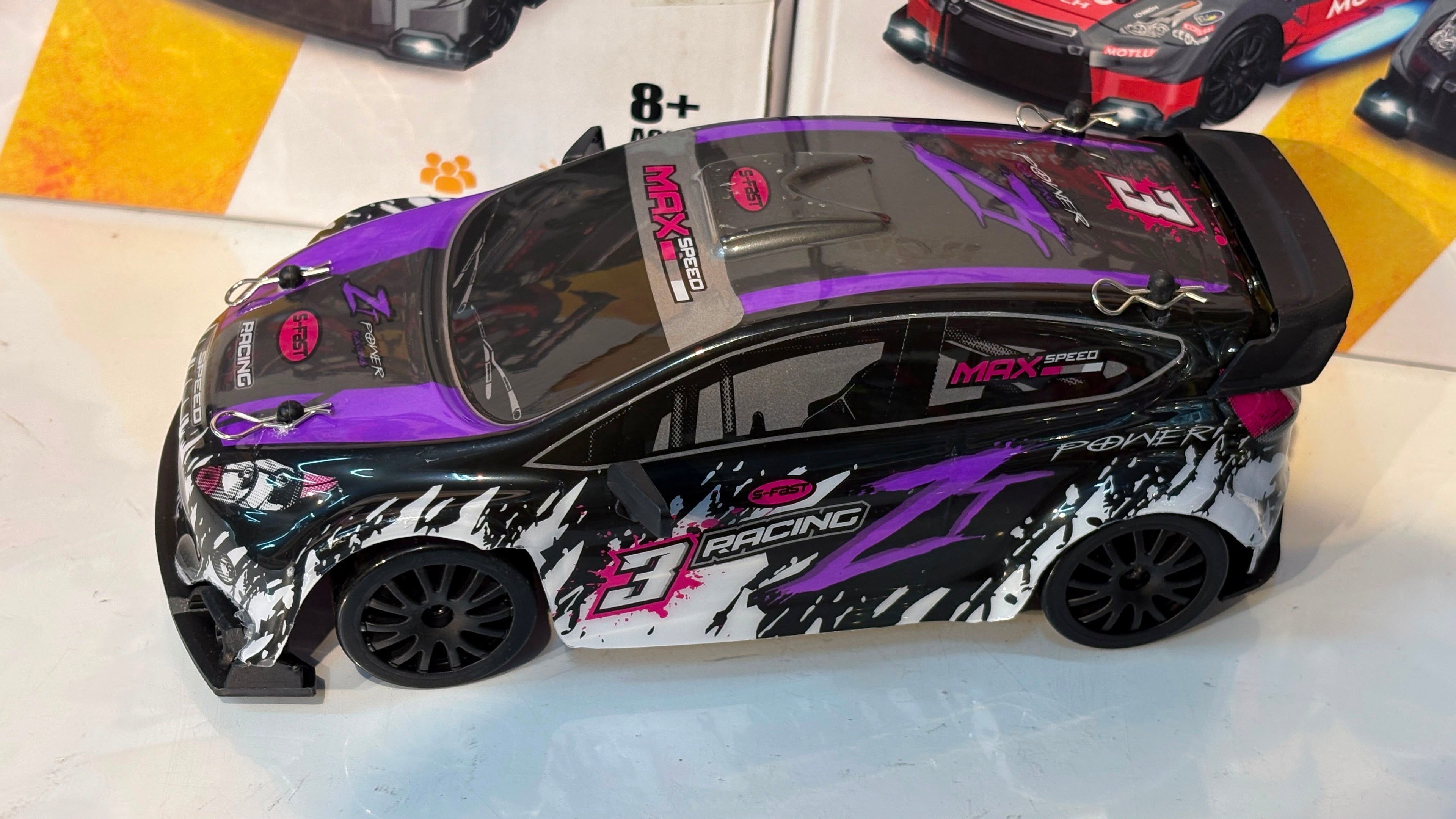 4WD Drift RC 20 Kmph 1:24 Scale with Proportional Acceleration and Speed Adjustments