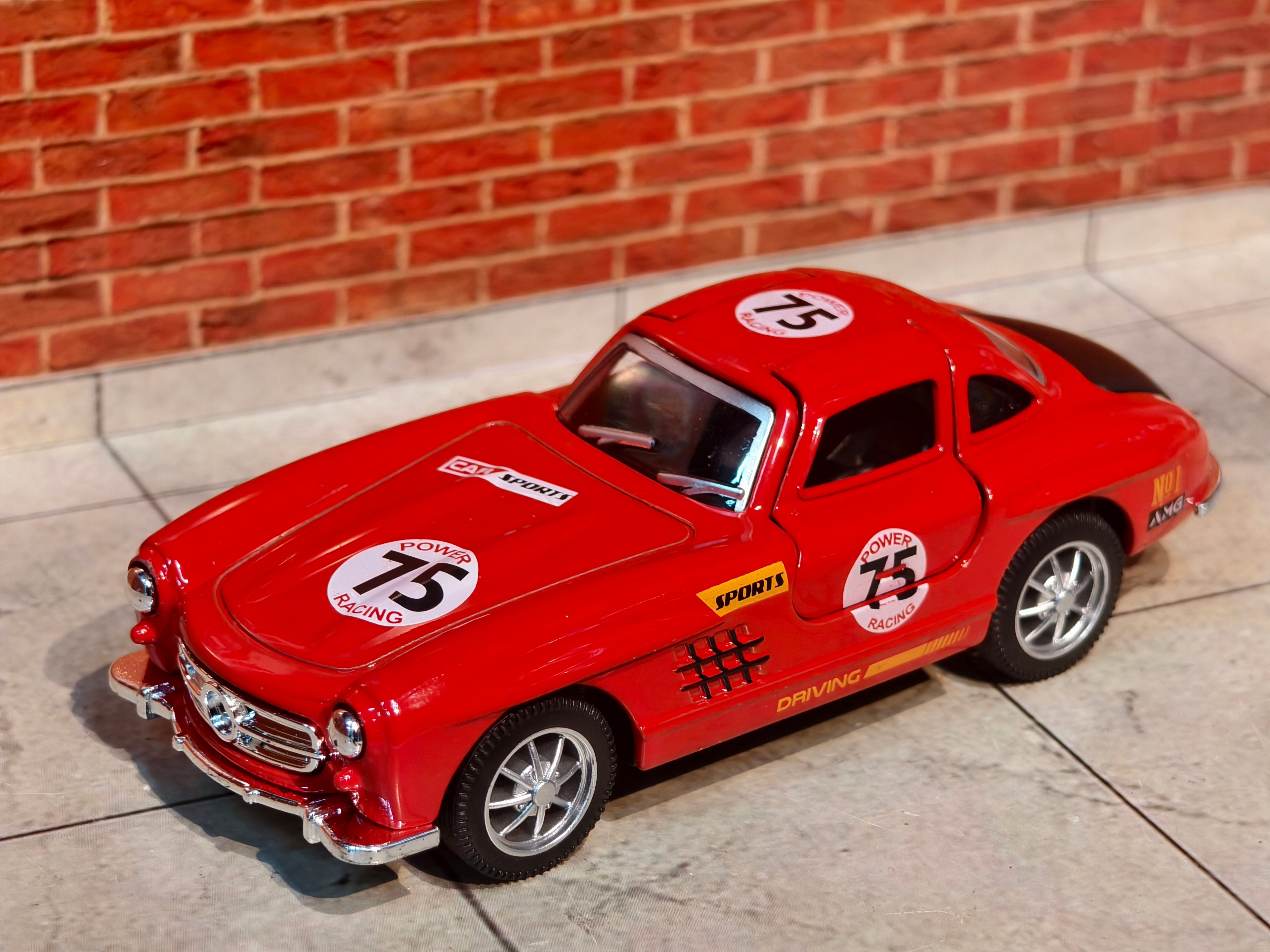 Mercedes Gullwing SL300 1:36 Scale Rally Edition