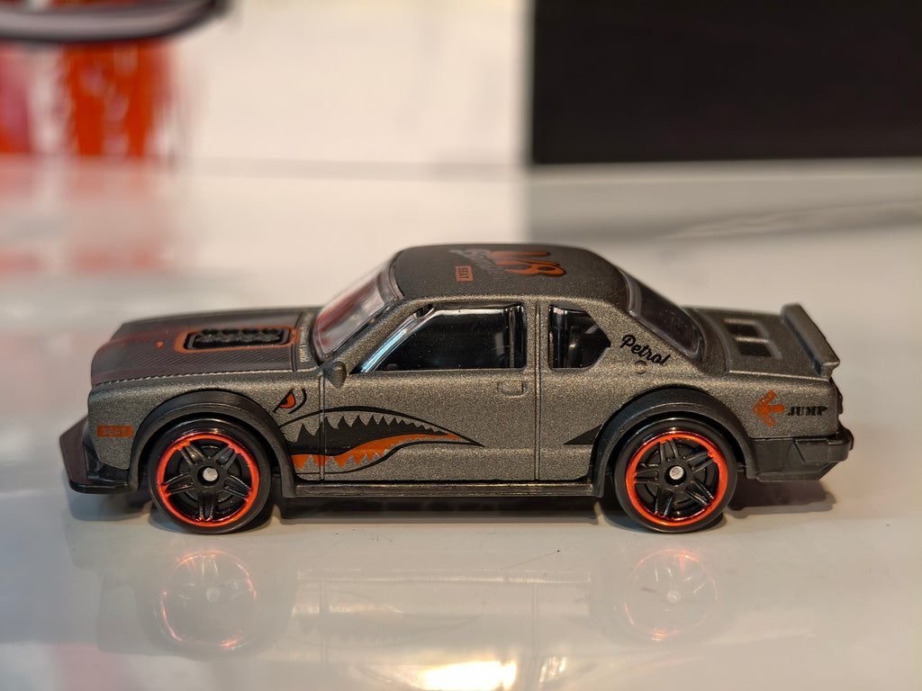 Nissan Skyline H/T 2000 GTR 1:64 Scale in Acrylic Box