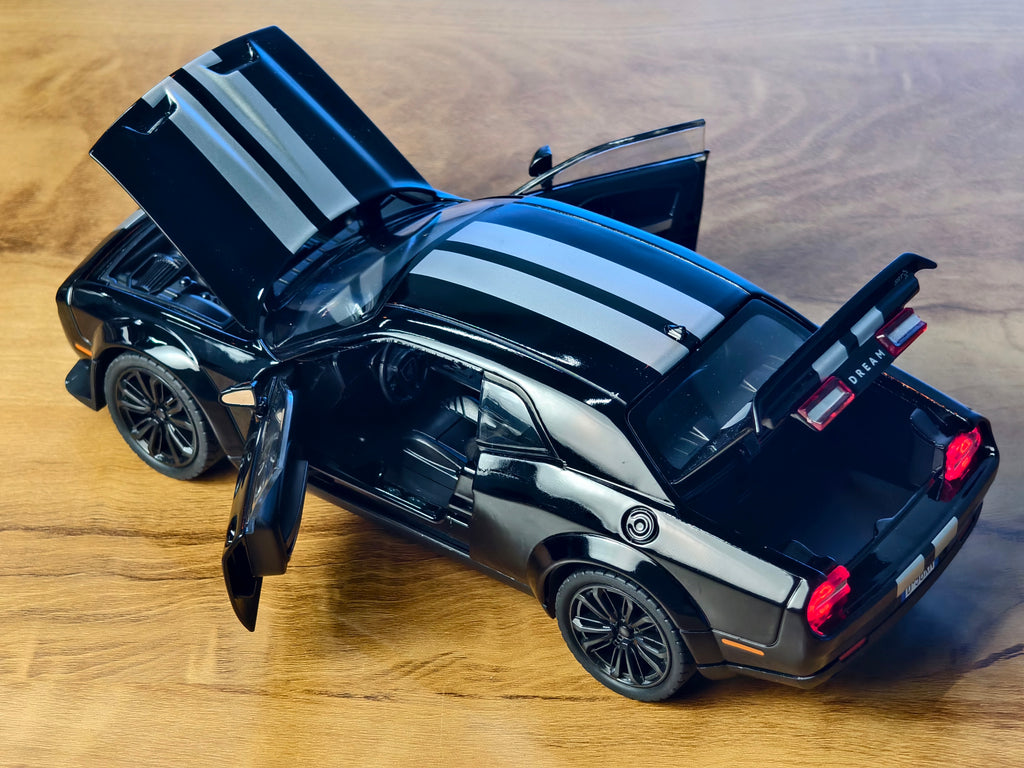 Dodge Challenger SRT 1:24 Scale