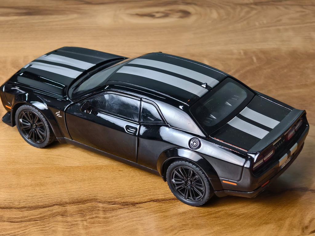 Dodge Challenger SRT 1:24 Scale