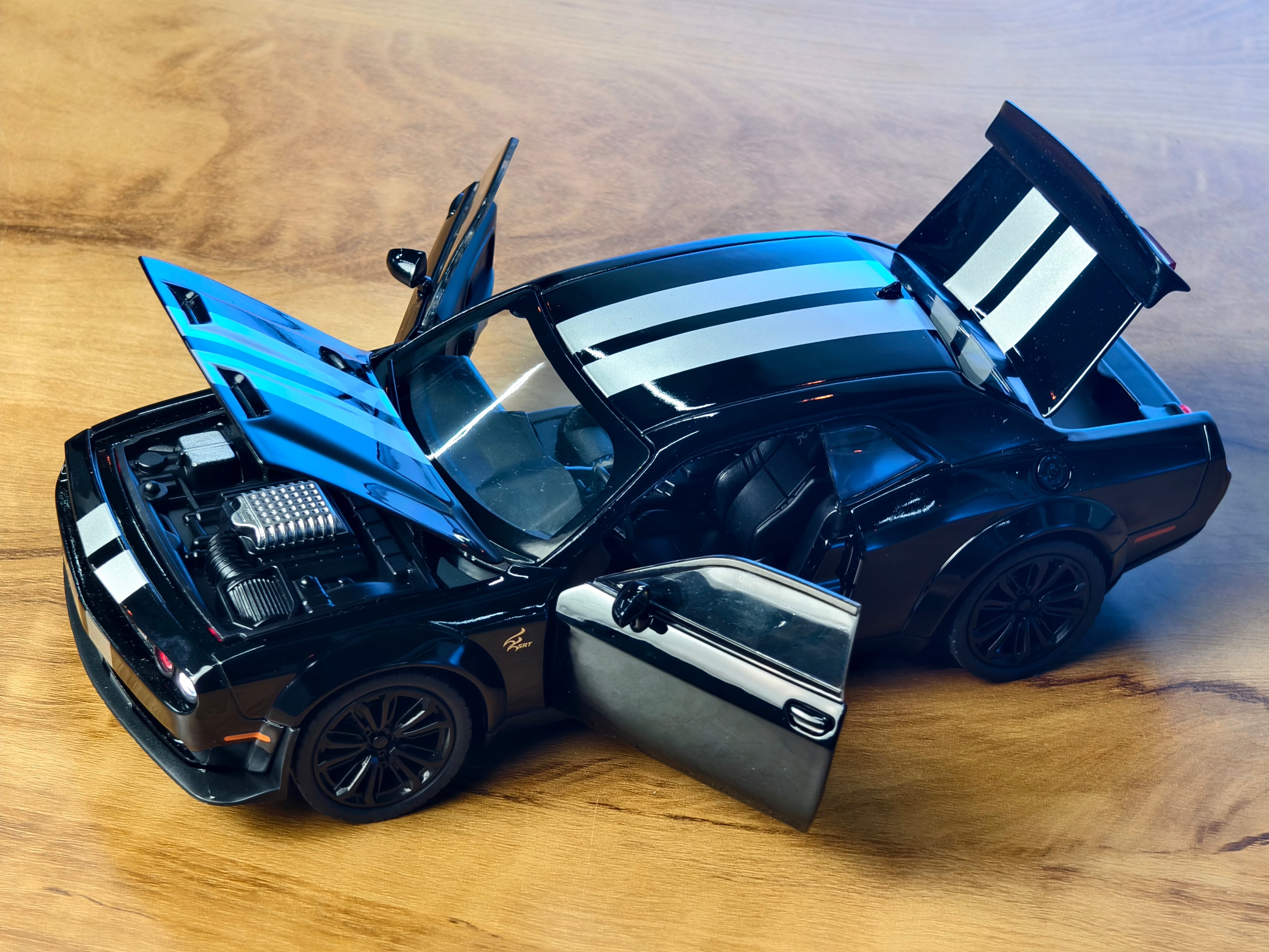 Dodge Challenger SRT 1:24 Scale
