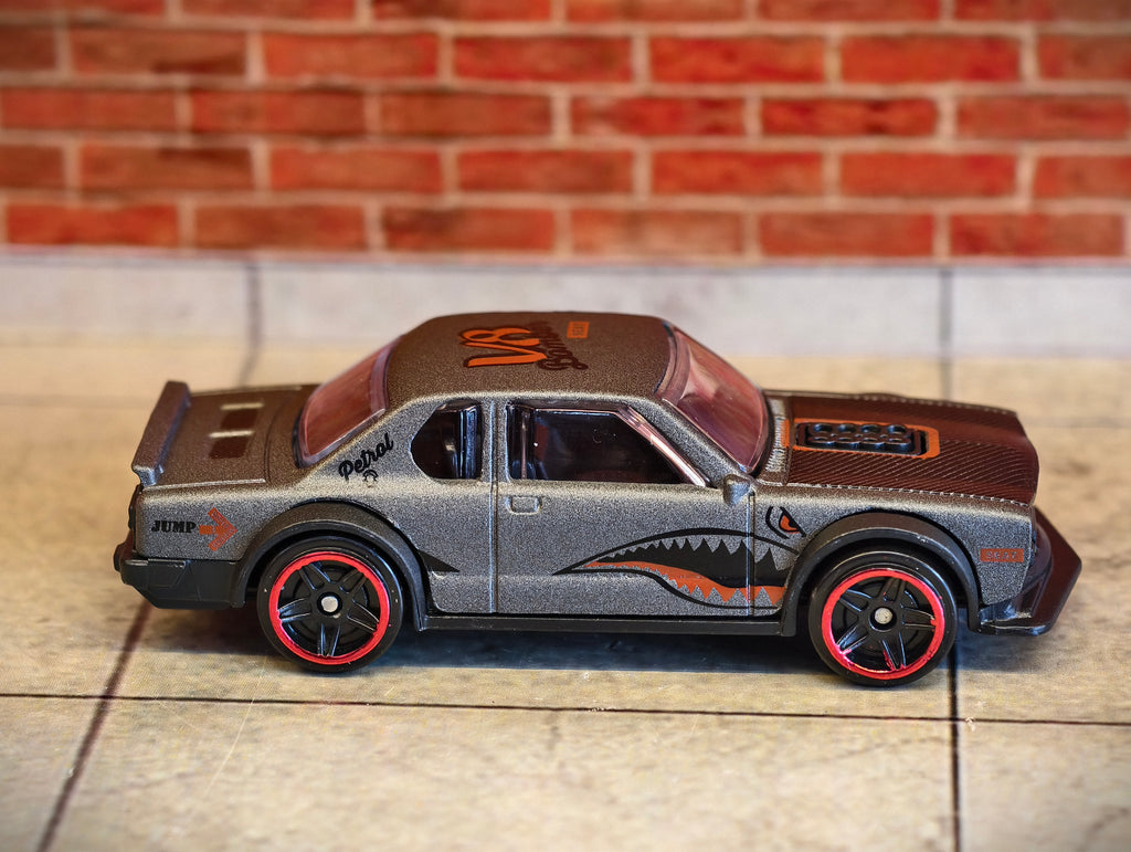 Nissan Skyline H/T 2000 GTR 1:64 Scale