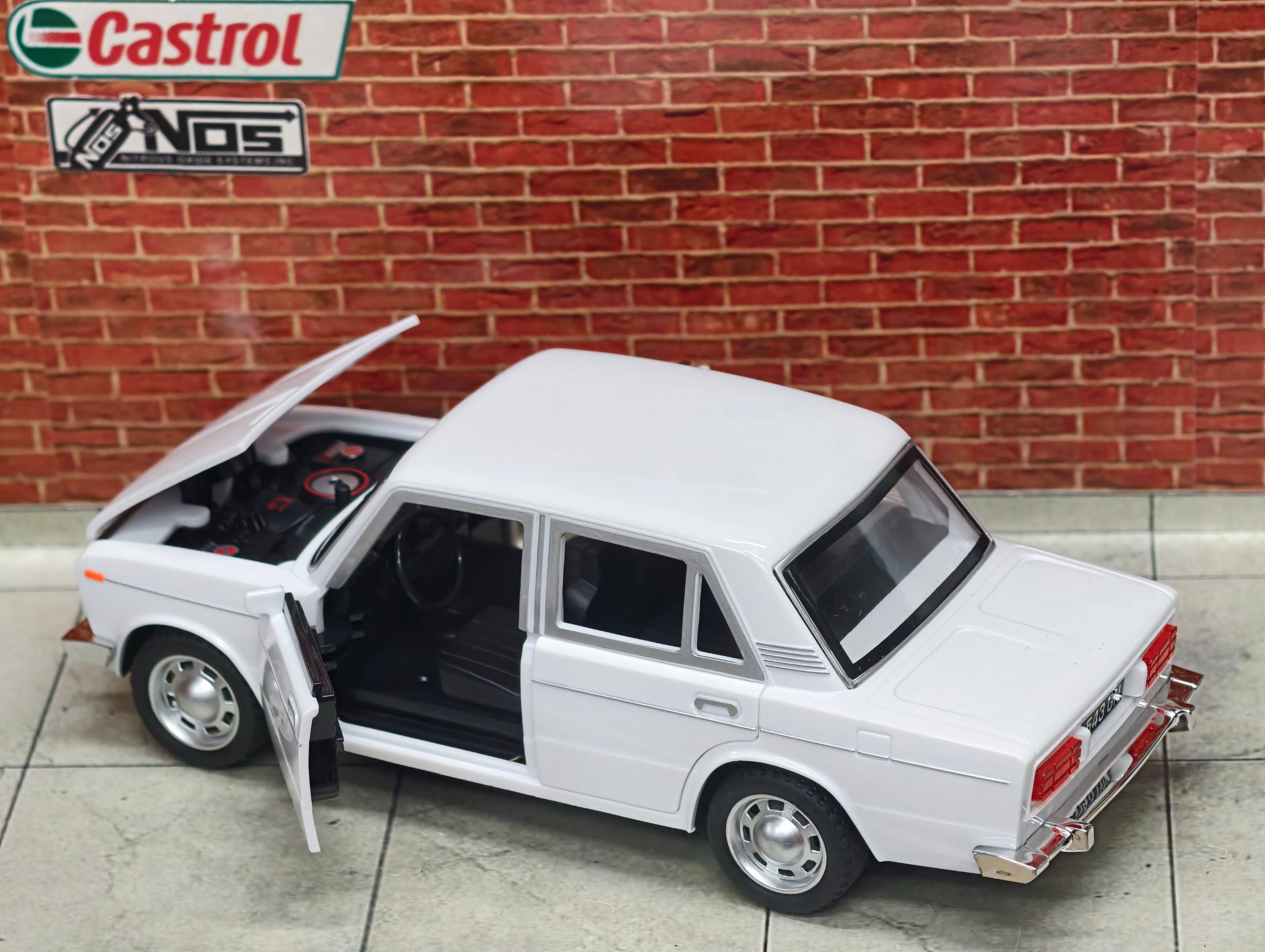 Lada 2106 (VAZ-2106 Zhiguli)1:24 Scale Premium Detailing ABS Material