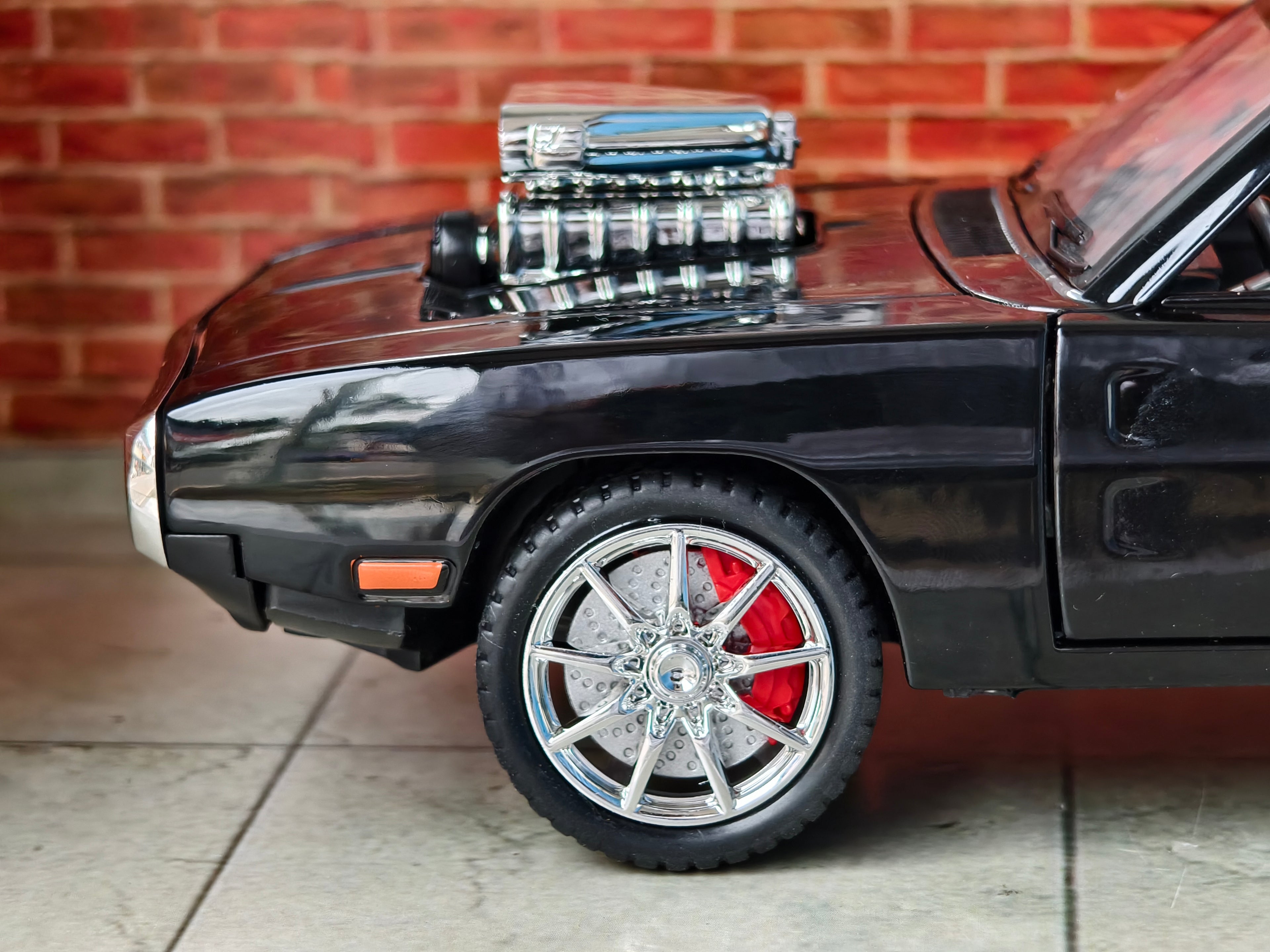 Dodge Charger 1:24 Scale Premium Detailing