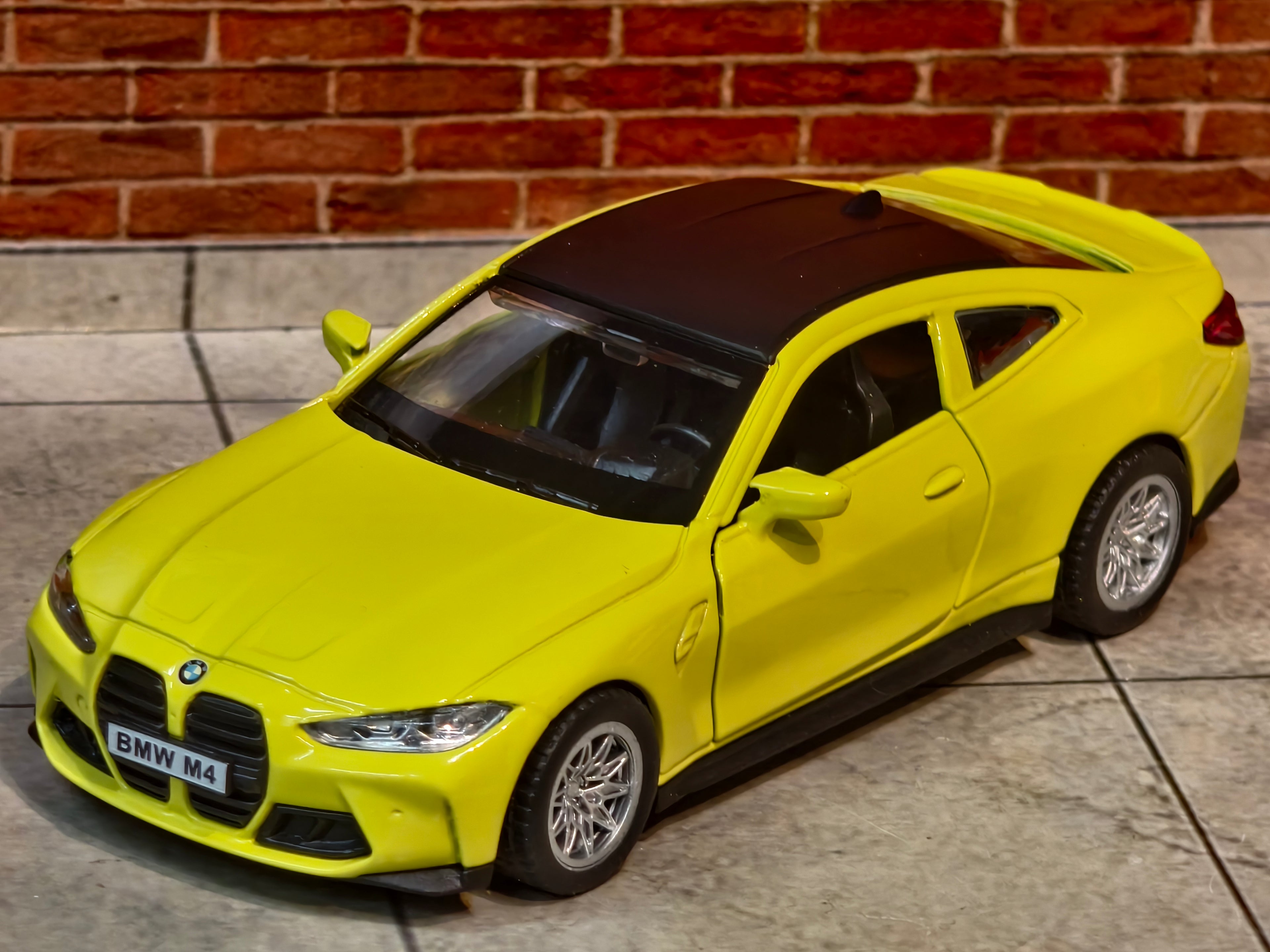 MSZ Official Licensed BMW M4 1:42 Scale Premium Detailing