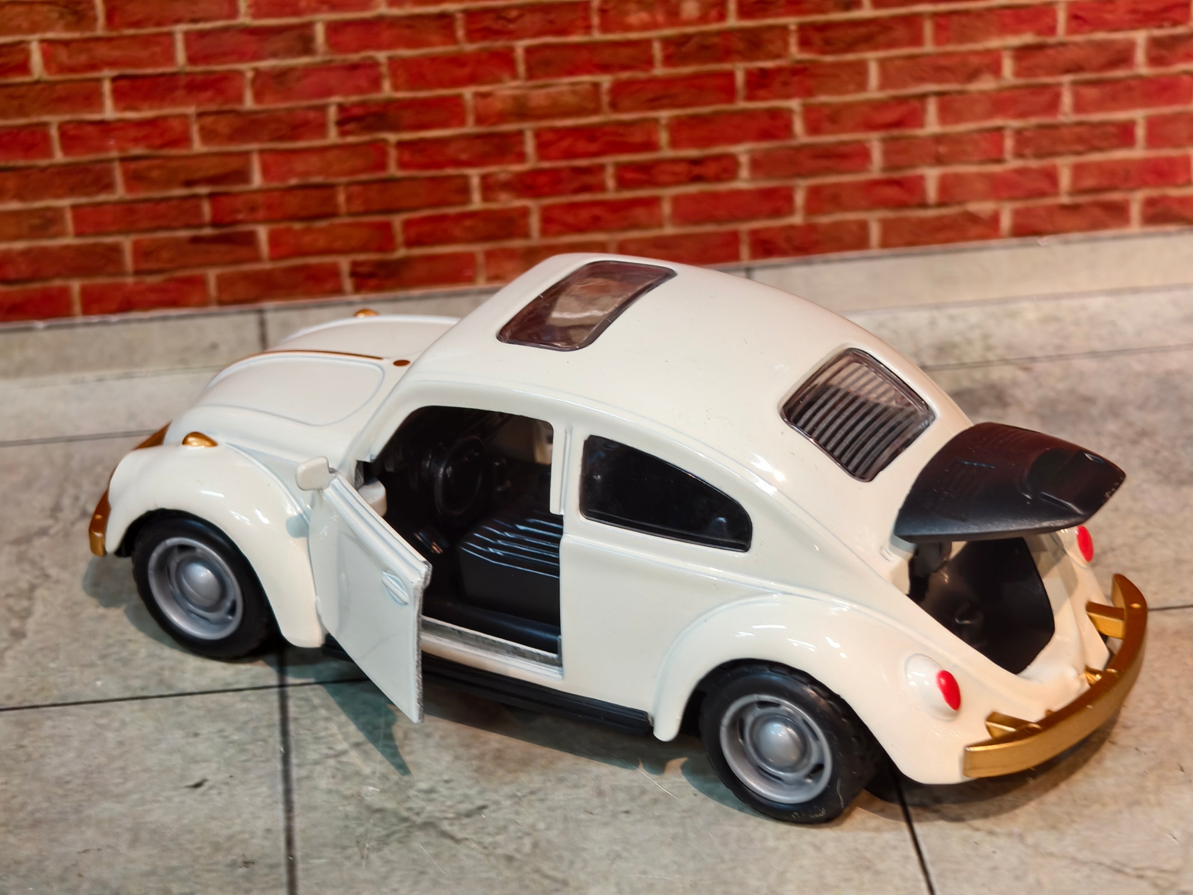 VOLKSWAGEN CLASSIC BEETLE (TYPE 1)1:36 PREMIUM MODEL