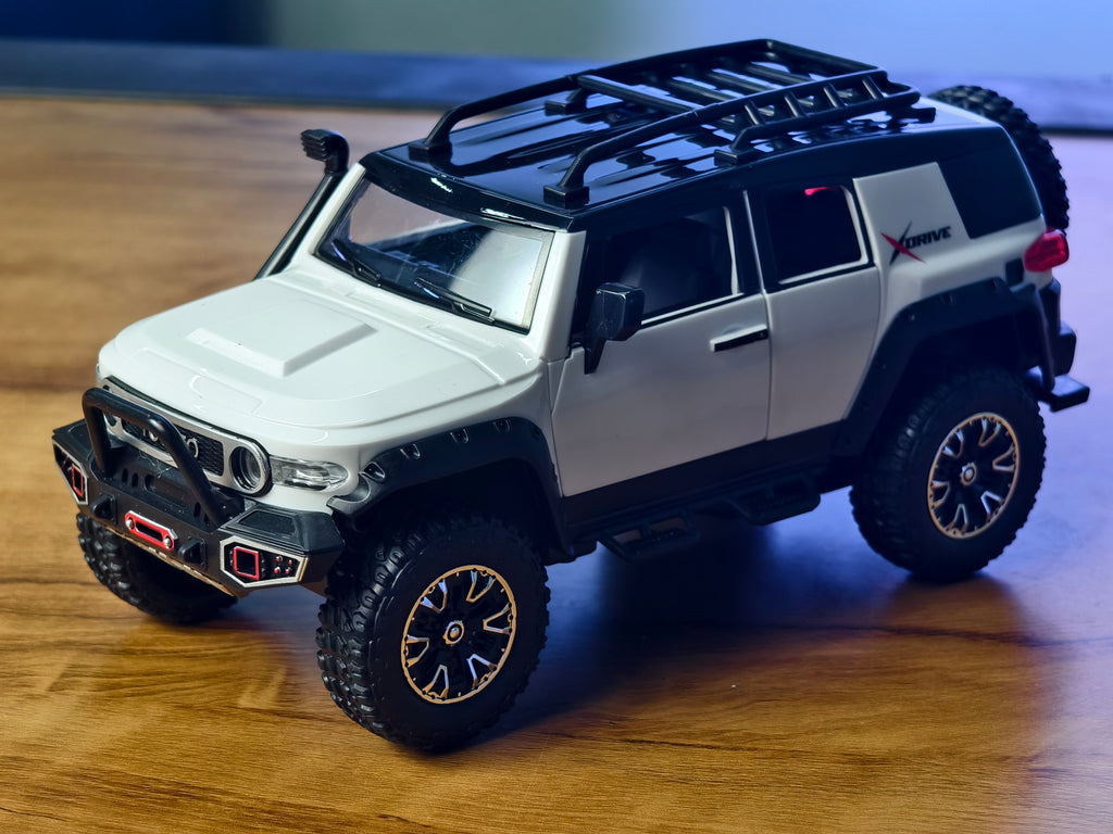 Toyota FJ Cruiser 1:24 Scale Premium Detailing