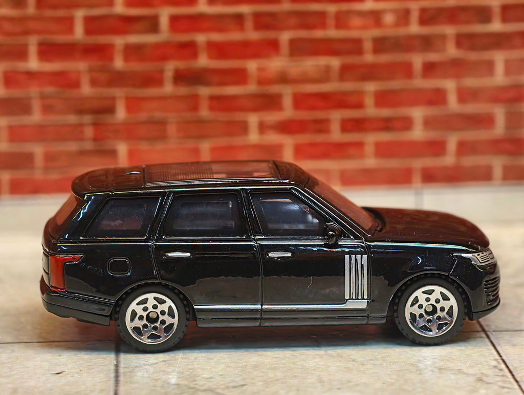 QY Official Range Rover Vogue (L405) 1:64 Scale Premium Detailing