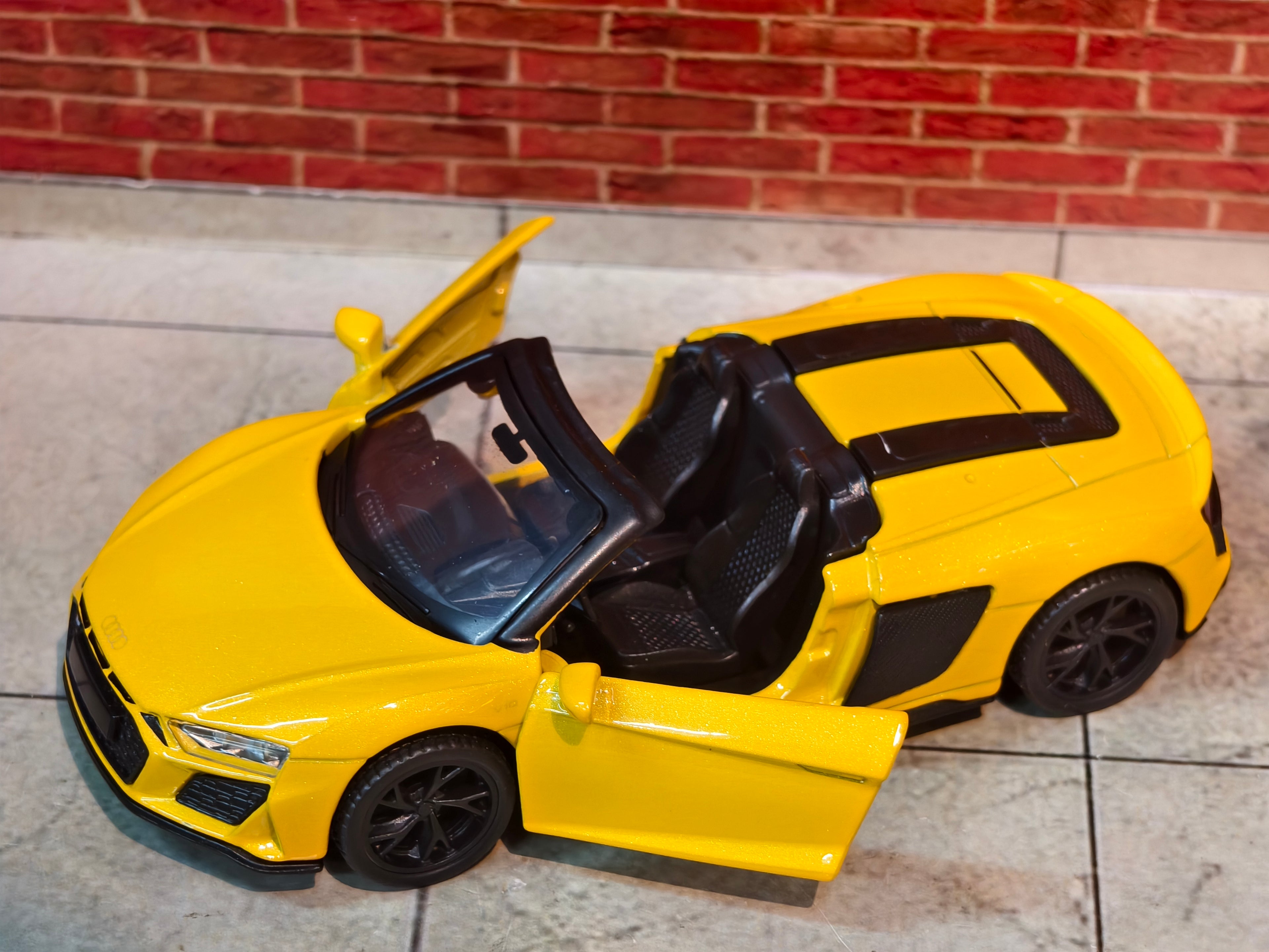 MSZ Official Licensed Audi R8 Spyder 1:39 Scale