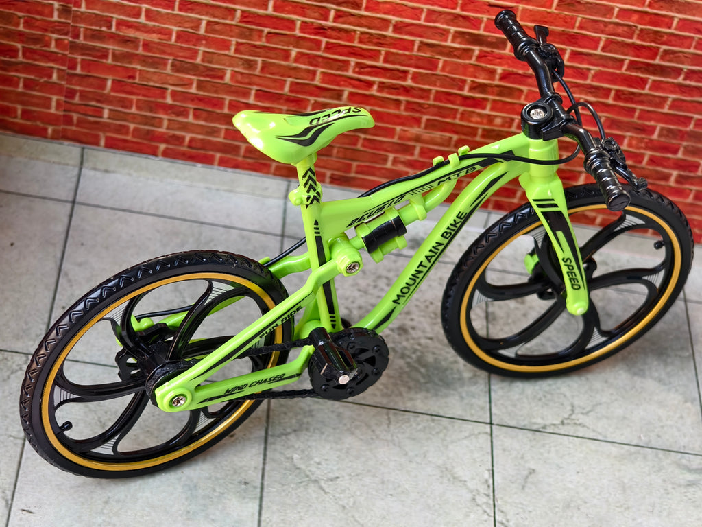 Mountain Bike 1:8 Scale