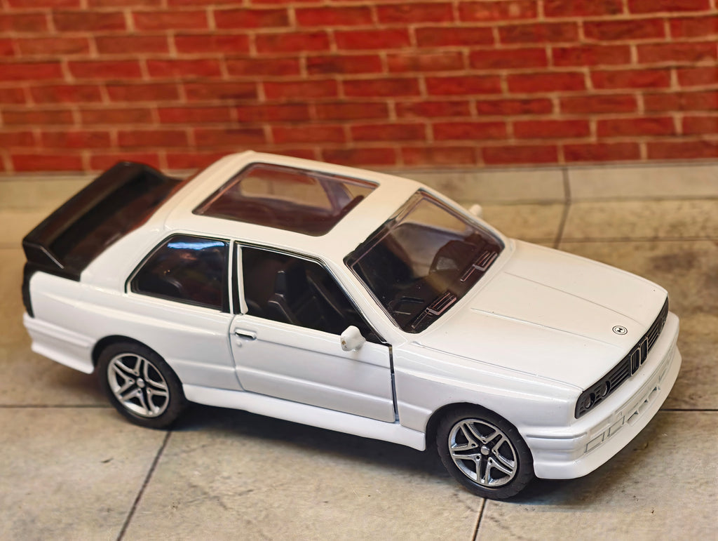 BMW M3 E 30 1:36 Scale Premium Detailing