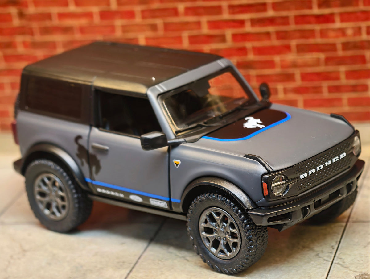 Kinsmart Official Licensed  2022 Ford Bronco 1:38 Scale