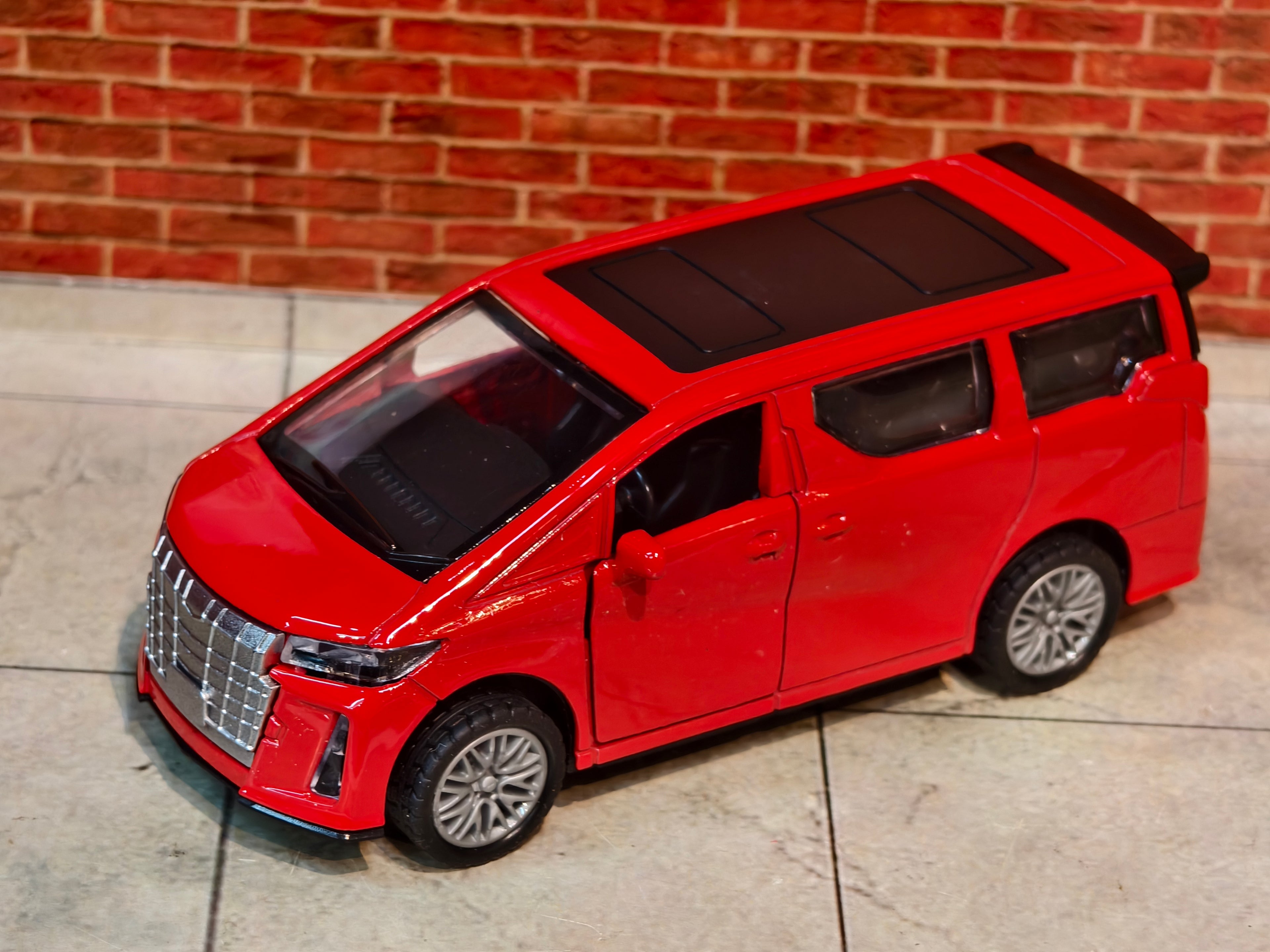Toyota Vellfire 1:36 Scale with light Sound Simulation