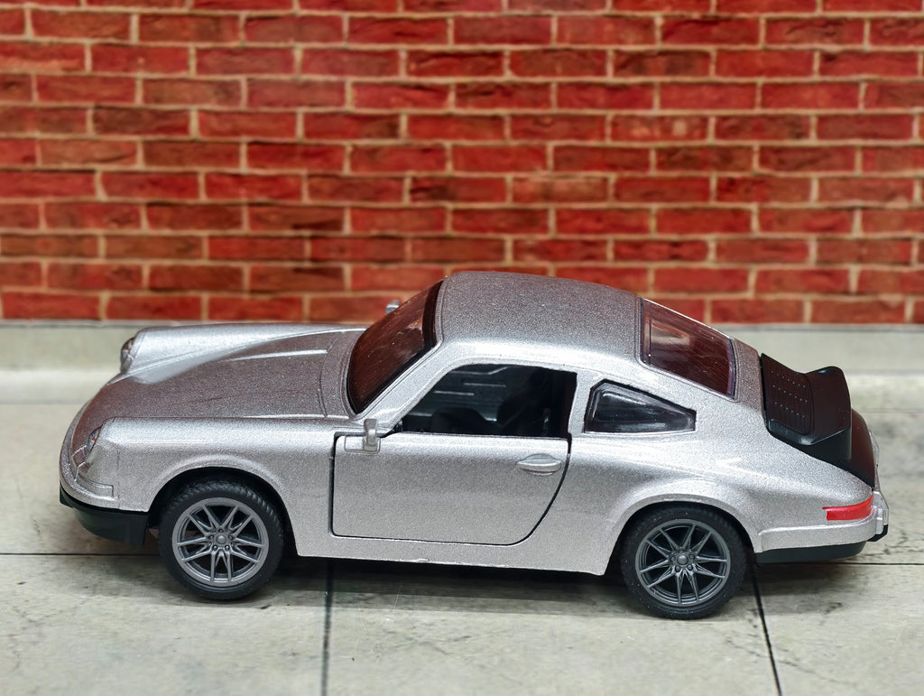 Classic Porsche 911 Turbo 1:36 Scale