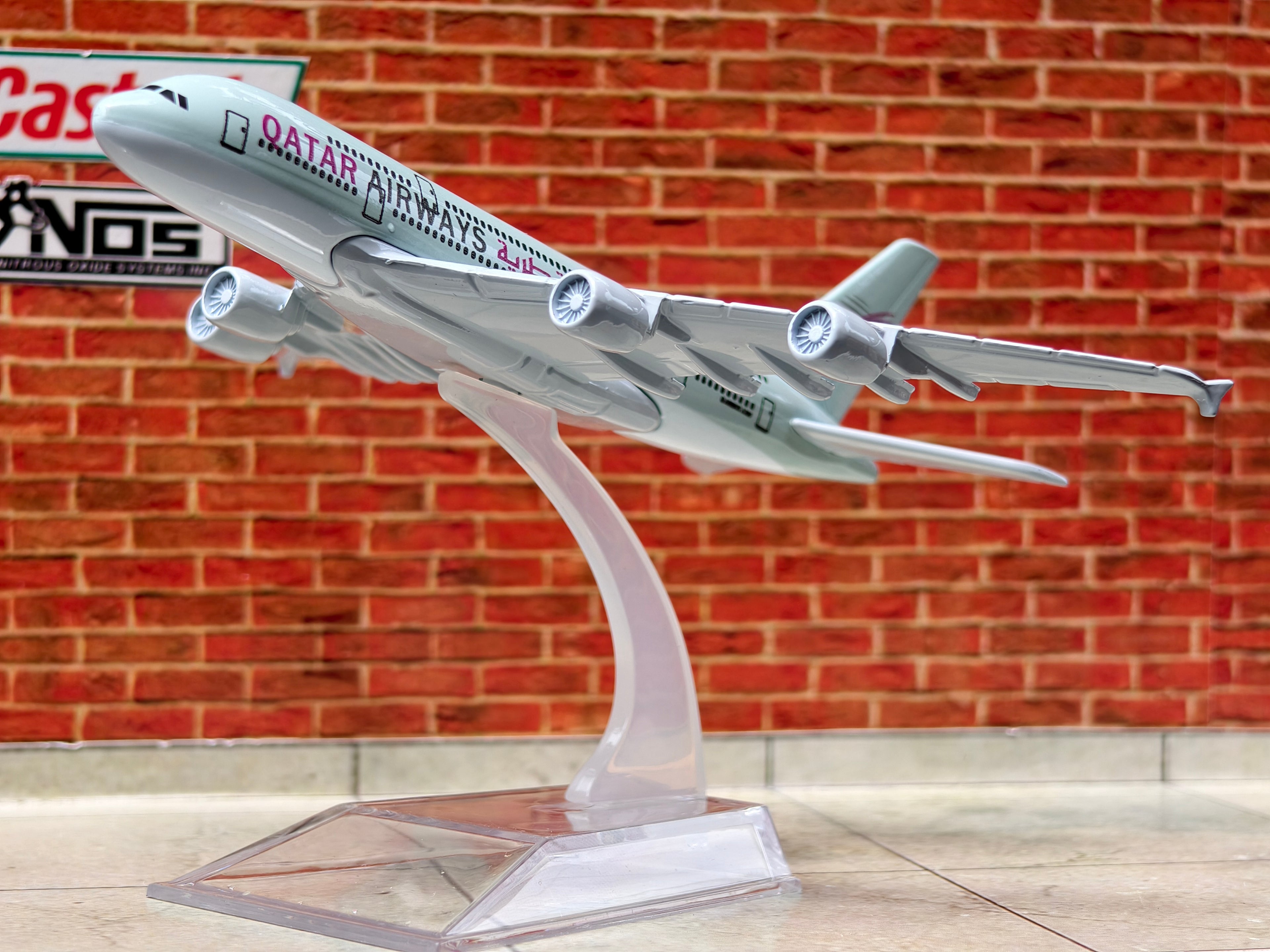 Qatar Airways Airbus  A380 1:400 Scale (16 cm) Metal Diecast