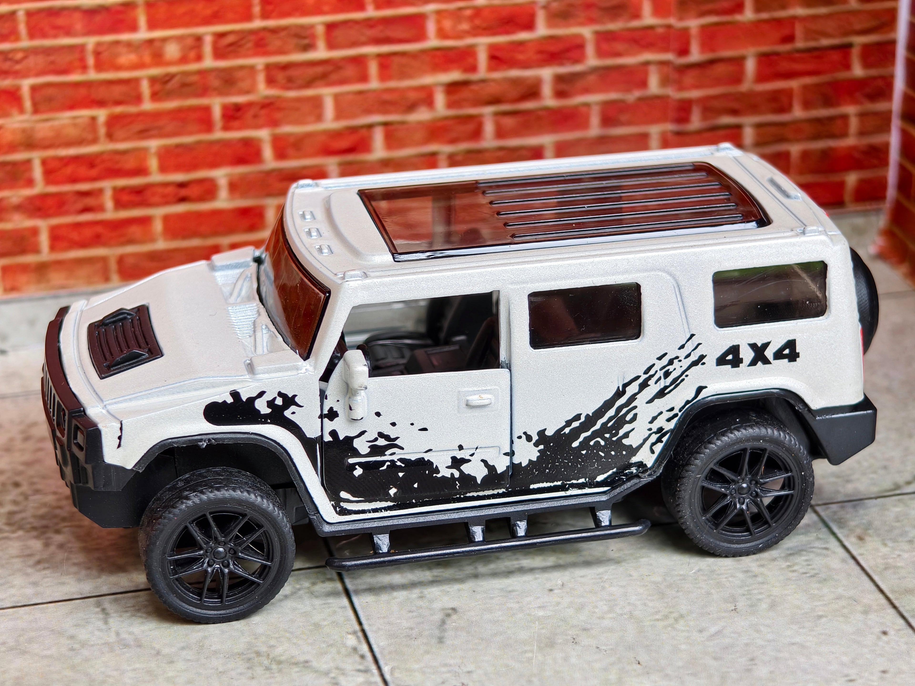 Hummer H2 1:43 Scale