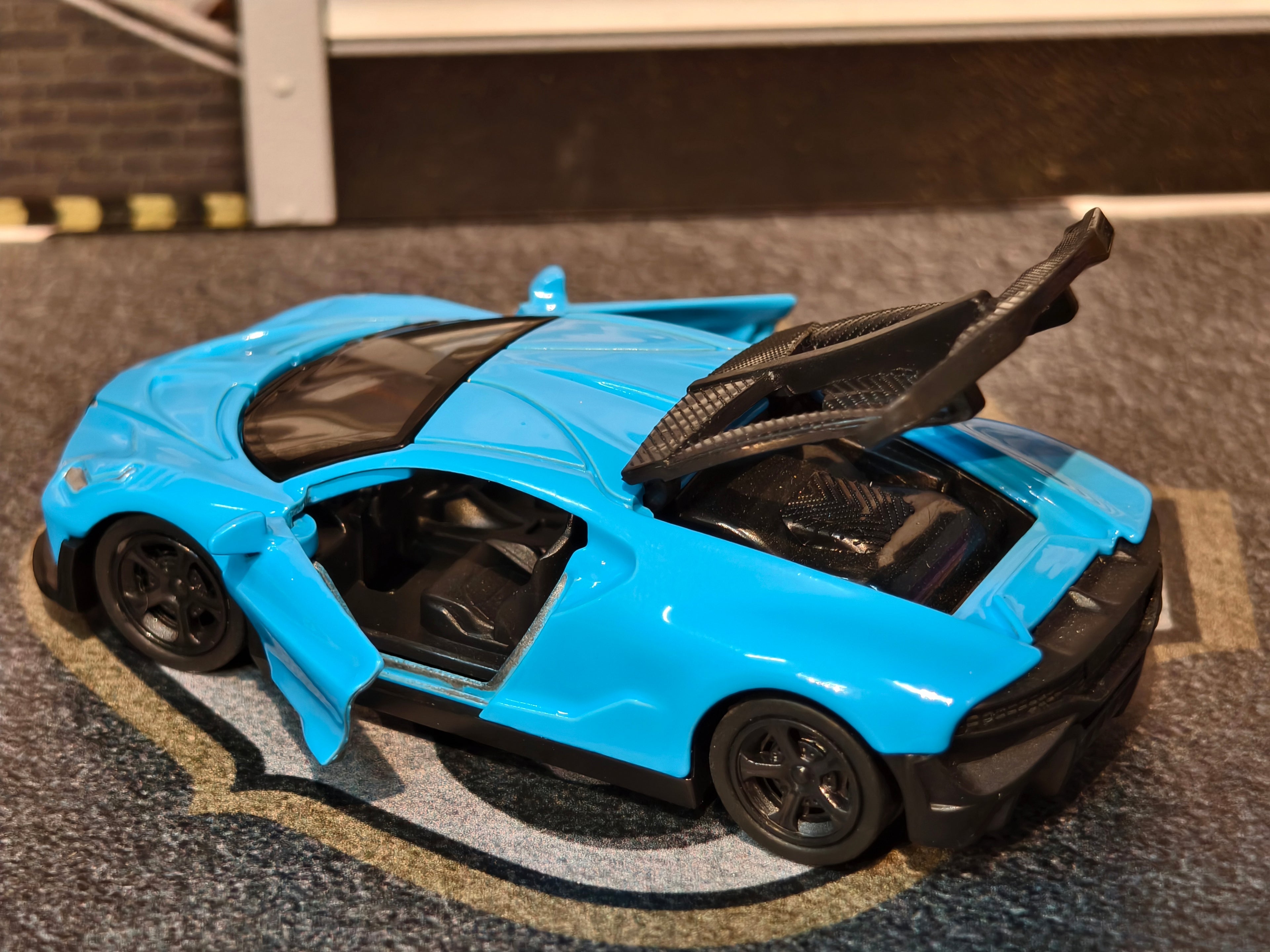 Bugatti Divo 1:64 Scale Premium Detailing