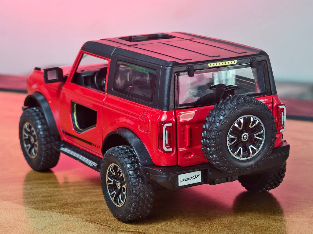 Ford Bronco 1:24 Scale Premium Detailing