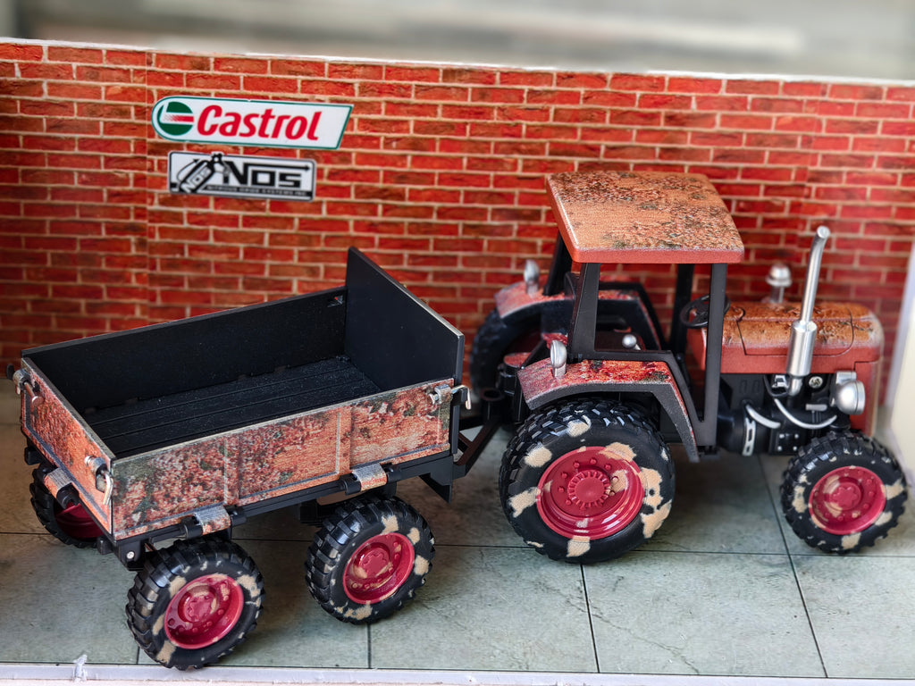 Metal Farm Tractor with Tipping Trailer 1:24 Scale