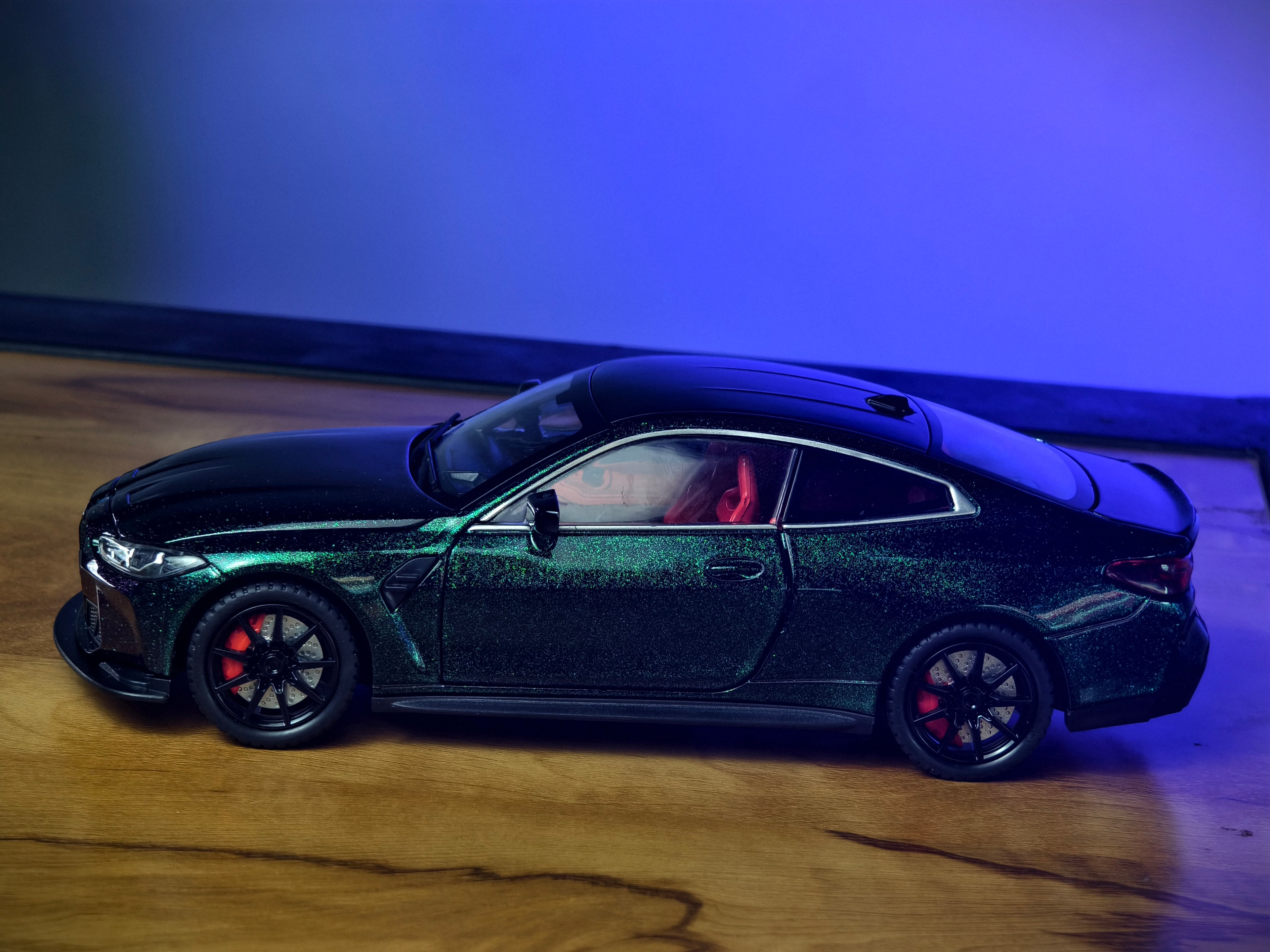BMW M4 1:24 Scale Dual Tone Premium Detailing