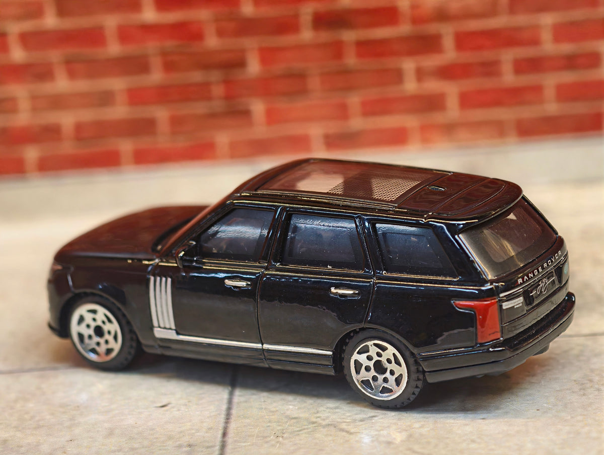 QY Official Range Rover Vogue (L405) 1:64 Scale Premium Detailing