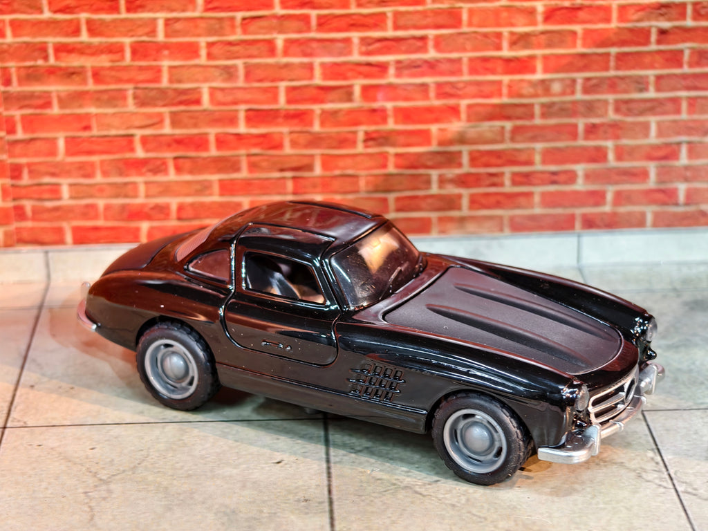 Mercedes Gullwing SL 300 1:36 Scale Premium Detailing