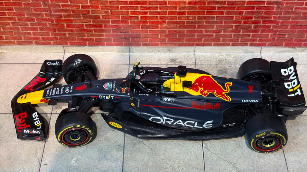 Rastar Official Licensed Formula 1 RB19 Oracle Redbull Racing 1:24 Scale Diecast
