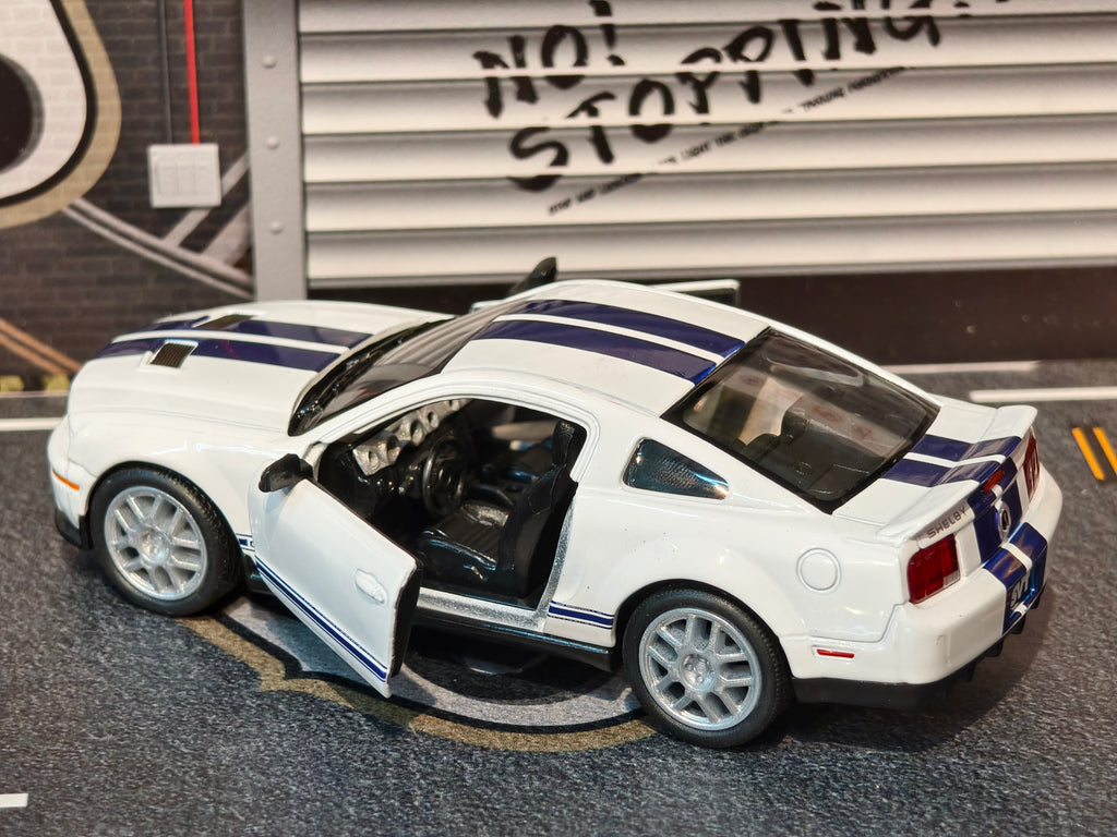 Kinsmart Official Licensed 2007 Shelby GT500 1:38 Scale