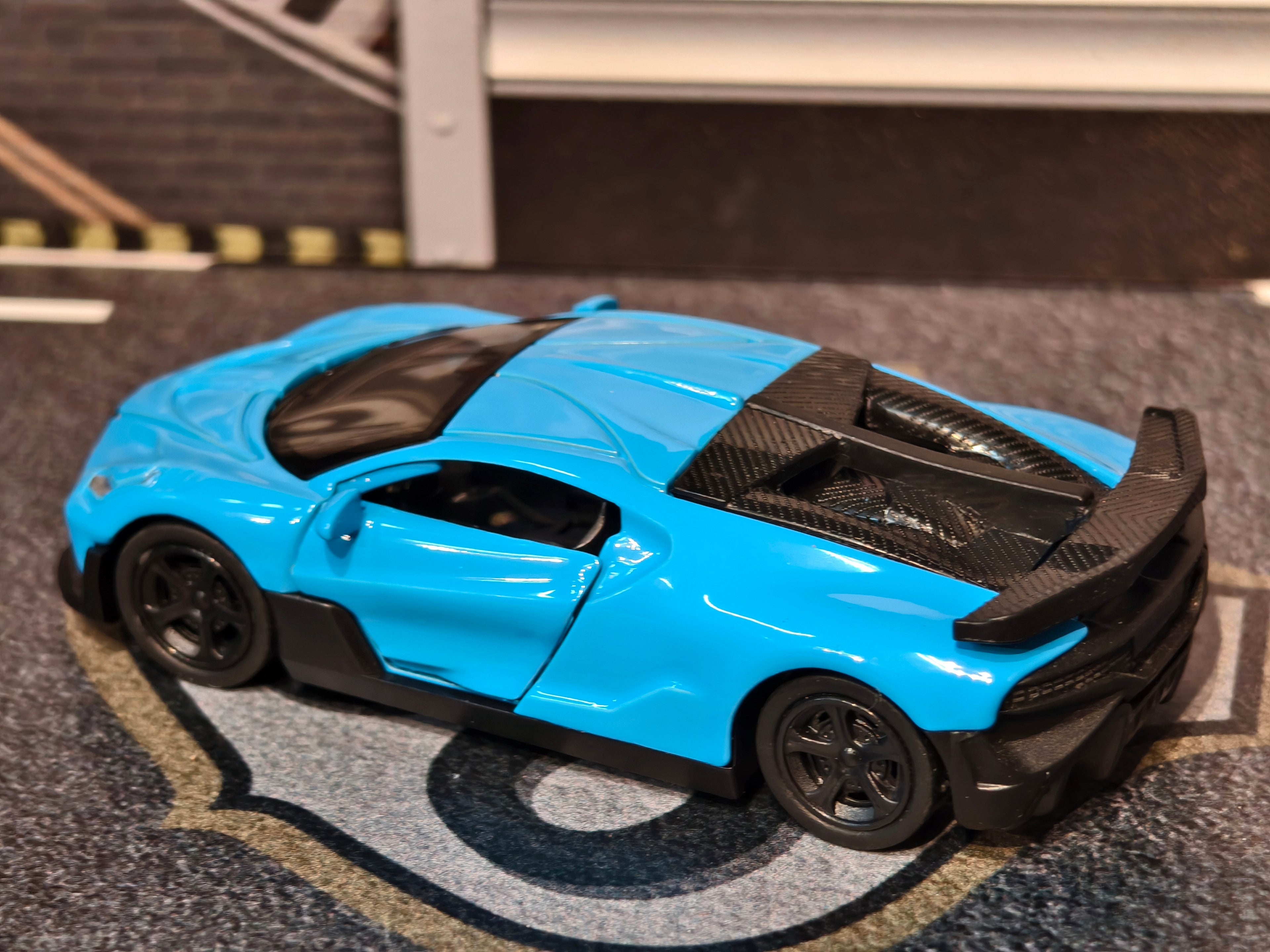 Bugatti Divo 1:64 Scale Premium Detailing