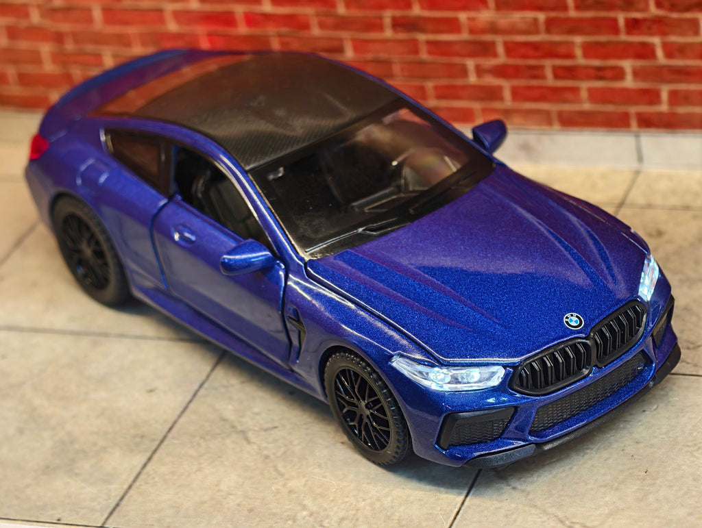 BMW M8 Coupe 1:32 Scale
