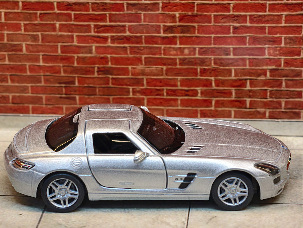 Kinsmart Official Licensed Mercedes Benz SLS AMG 1:36 Scale