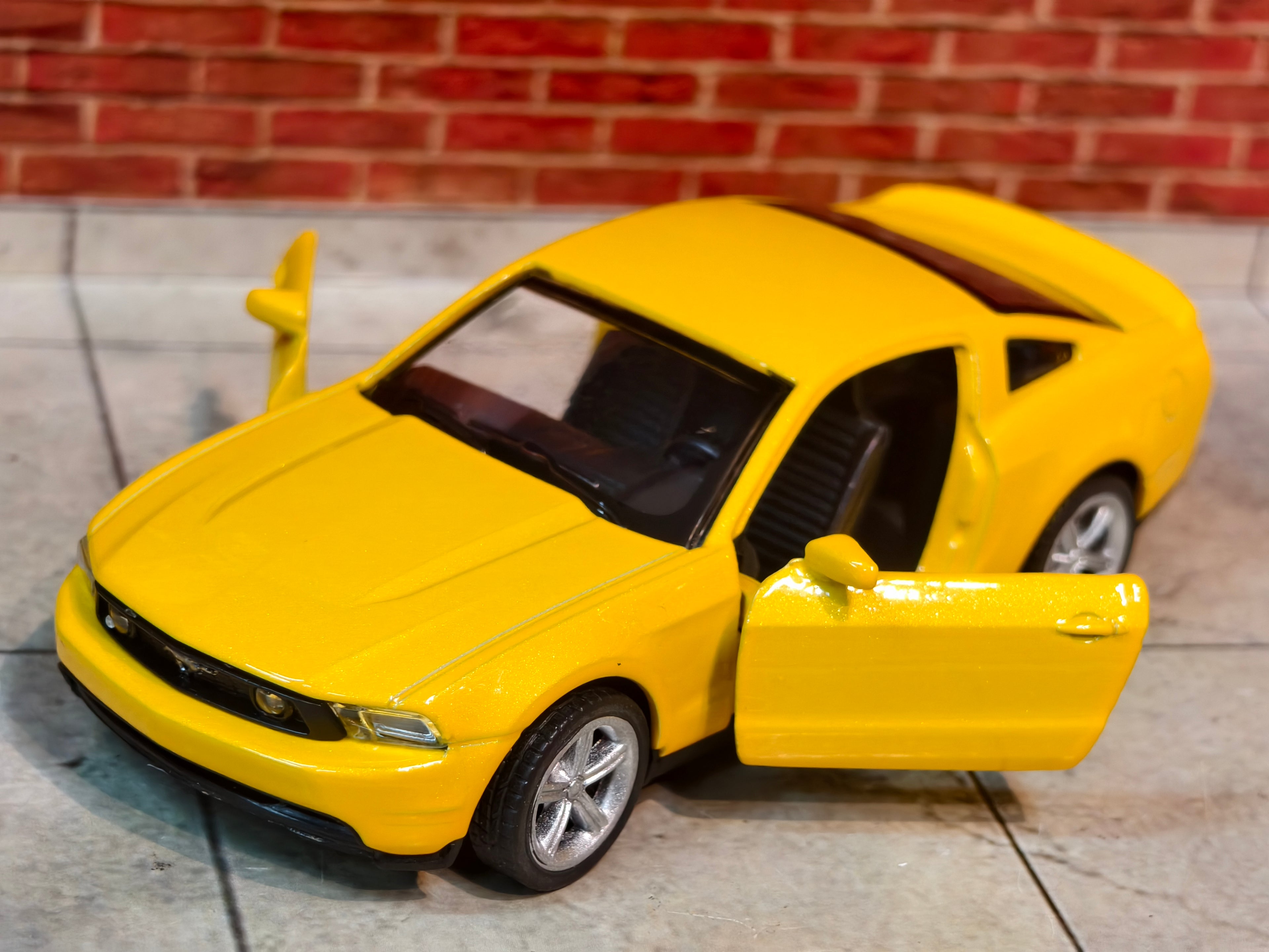 MSZ Official Licensed Ford Mustang GT 1:43 Scale
