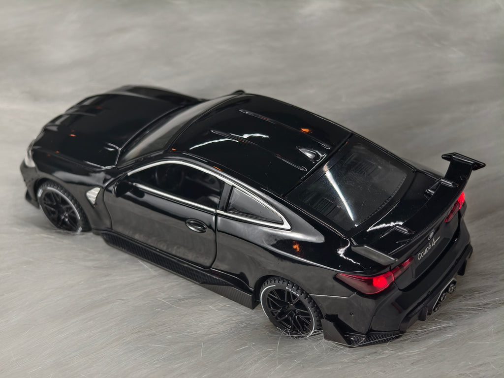 BMW M4 Coupe G82 Generation 1:32 Scale Premium Detailing Black