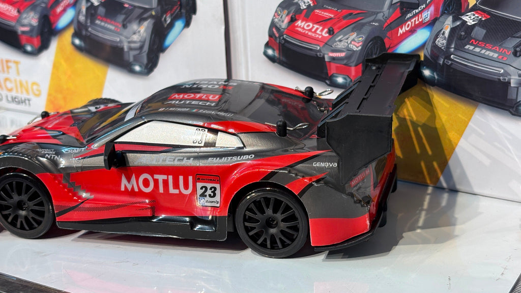 4WD Drift RC 20 Kmph 1:24 Scale with Proportional Acceleration and Speed Adjustments