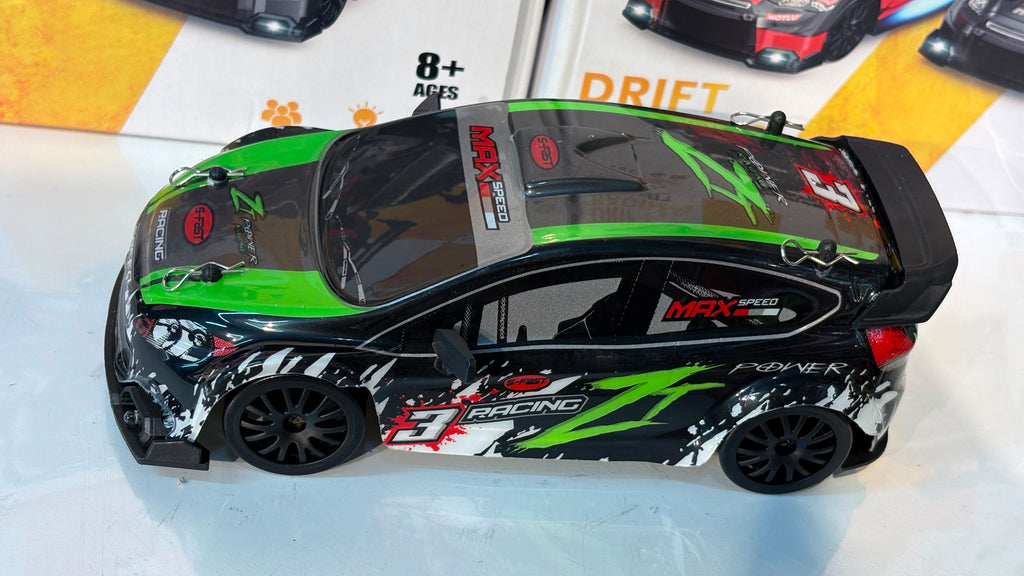 4WD Drift RC 20 Kmph 1:24 Scale with Proportional Acceleration and Speed Adjustments