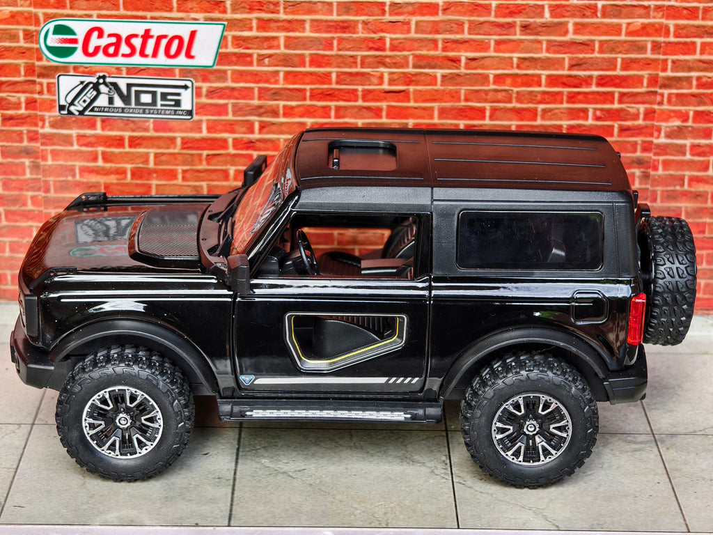 Ford Bronco 1:24 Scale Premium Detailing