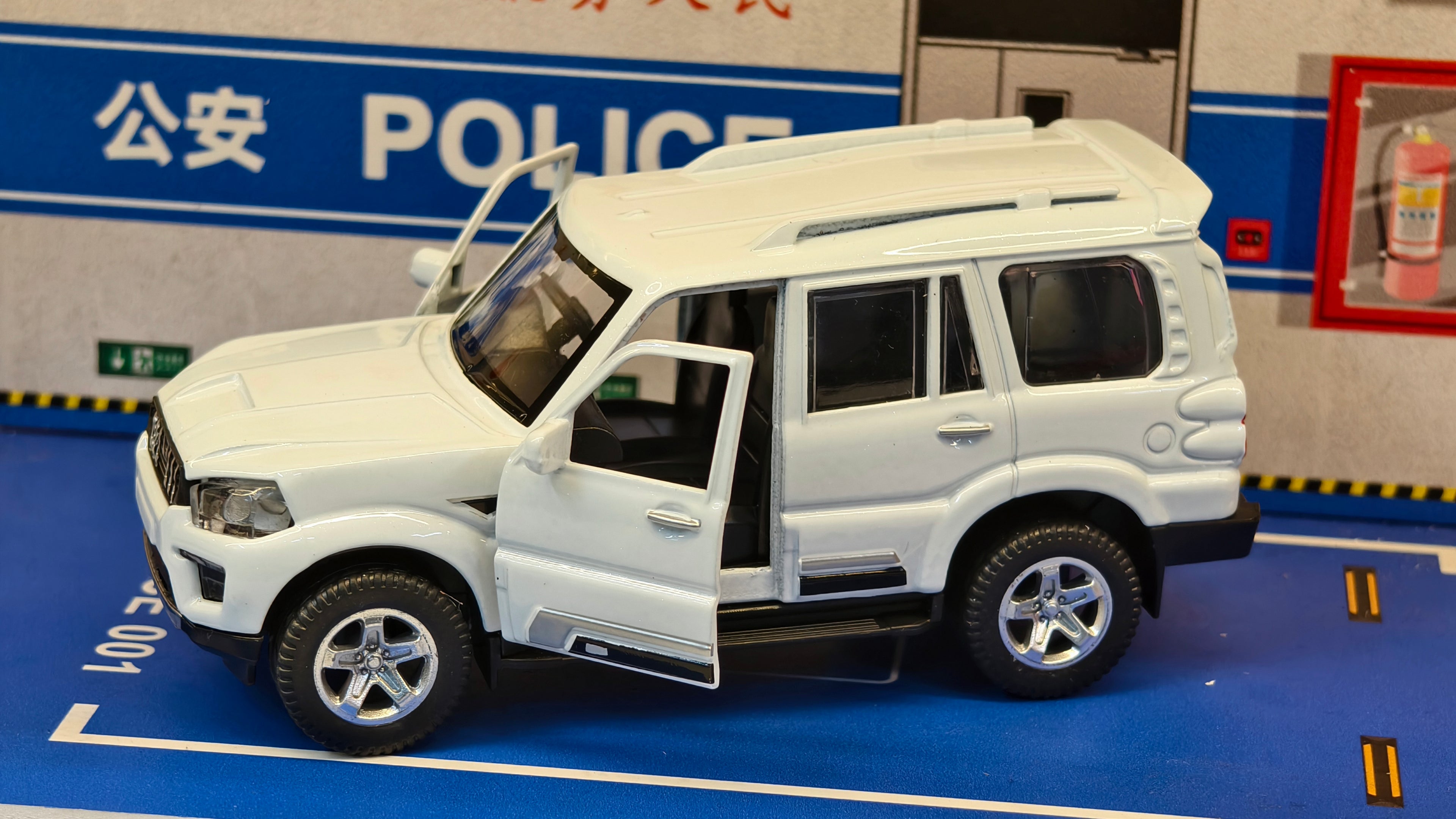 Mahindra Scorpio 1:36 Scale