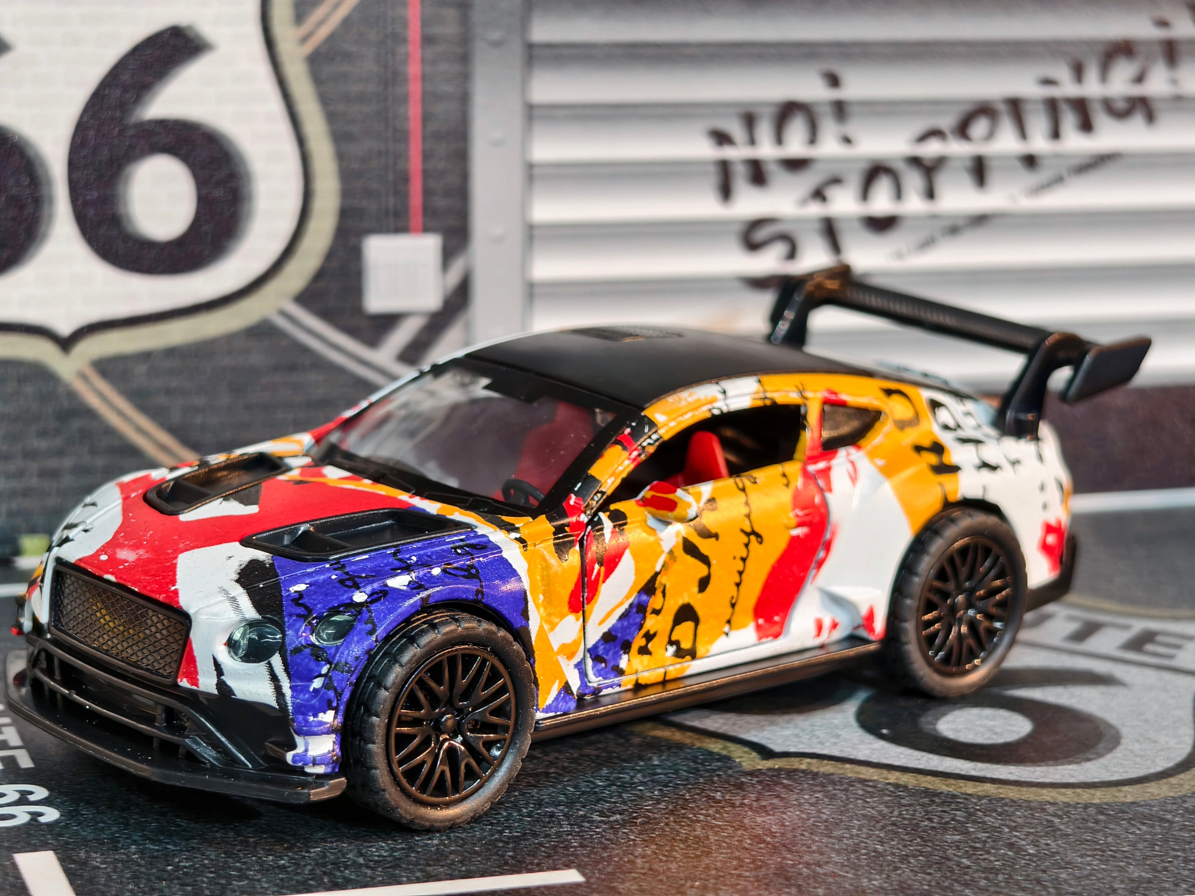 Graffiti Edition Diecast Car 1:36 Scale Box Piece with Light & Sound Simulation