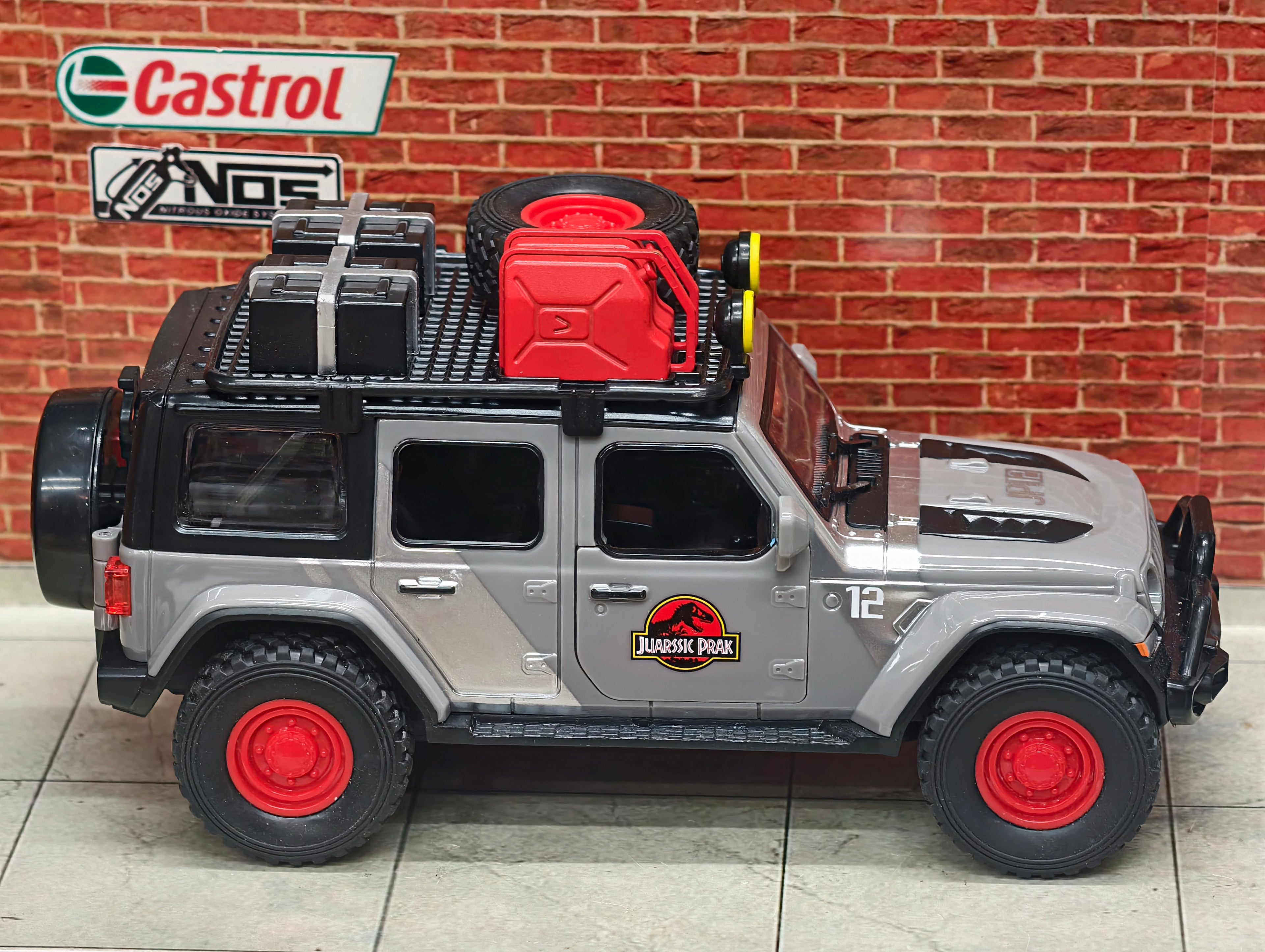 Jeep Wrangler Rubicon Jurassic Park Edition 1:24 Premium Detailing ABS Model