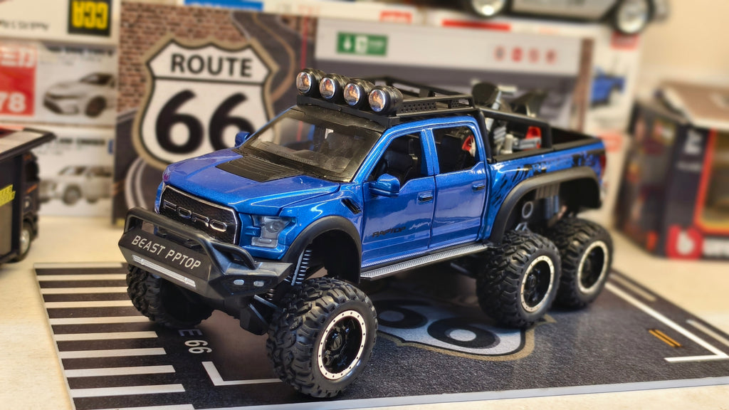 Ford Raptor 1:28 Scale with Detachable Bike