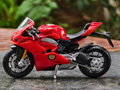 Burrago Official Licensed Ducati Panigale V4 1:18 Scale