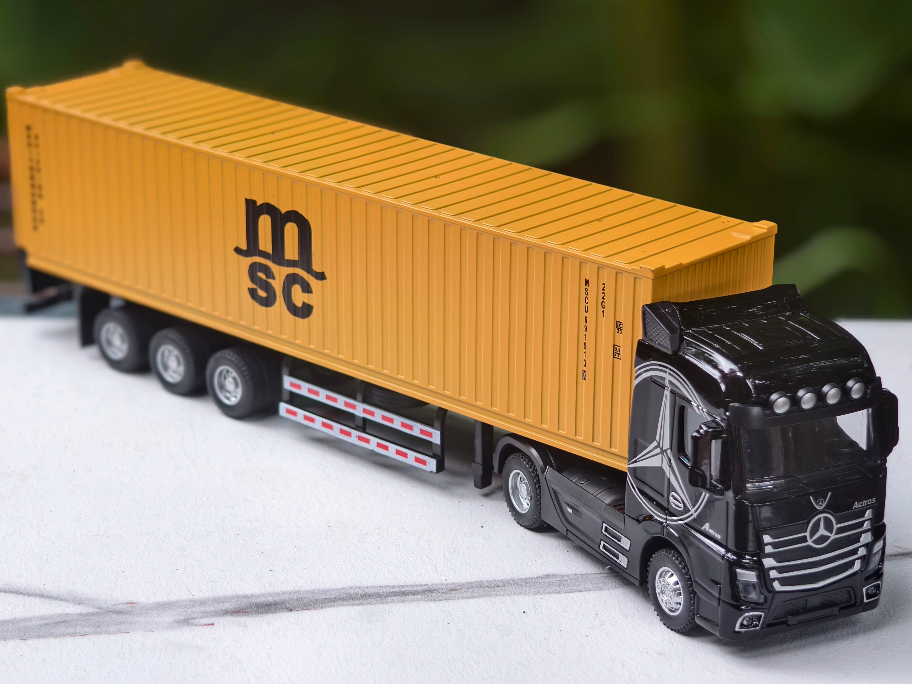 Mercedes-Benz Actros container truck (tractor-trailer) 1:50 Scale Big Size